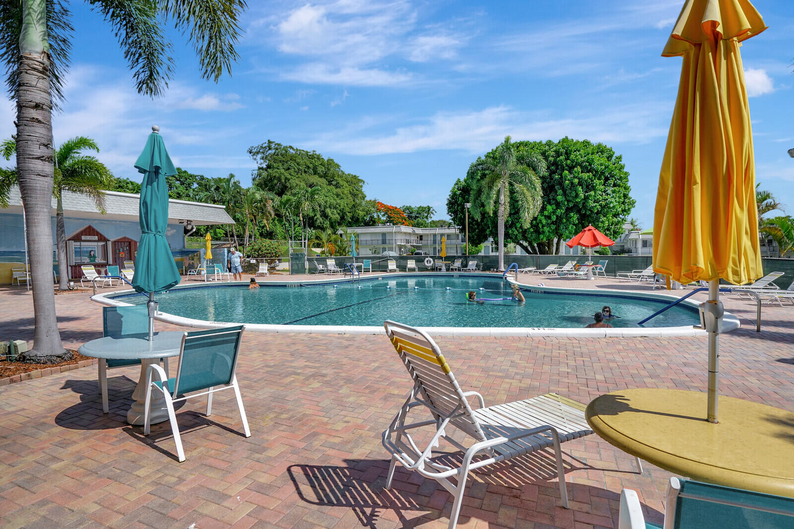 MURRY HILLS APT BLDG CONDO - Residential