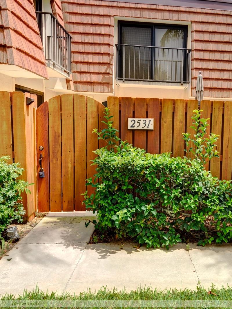 RIVER - Residential Lease