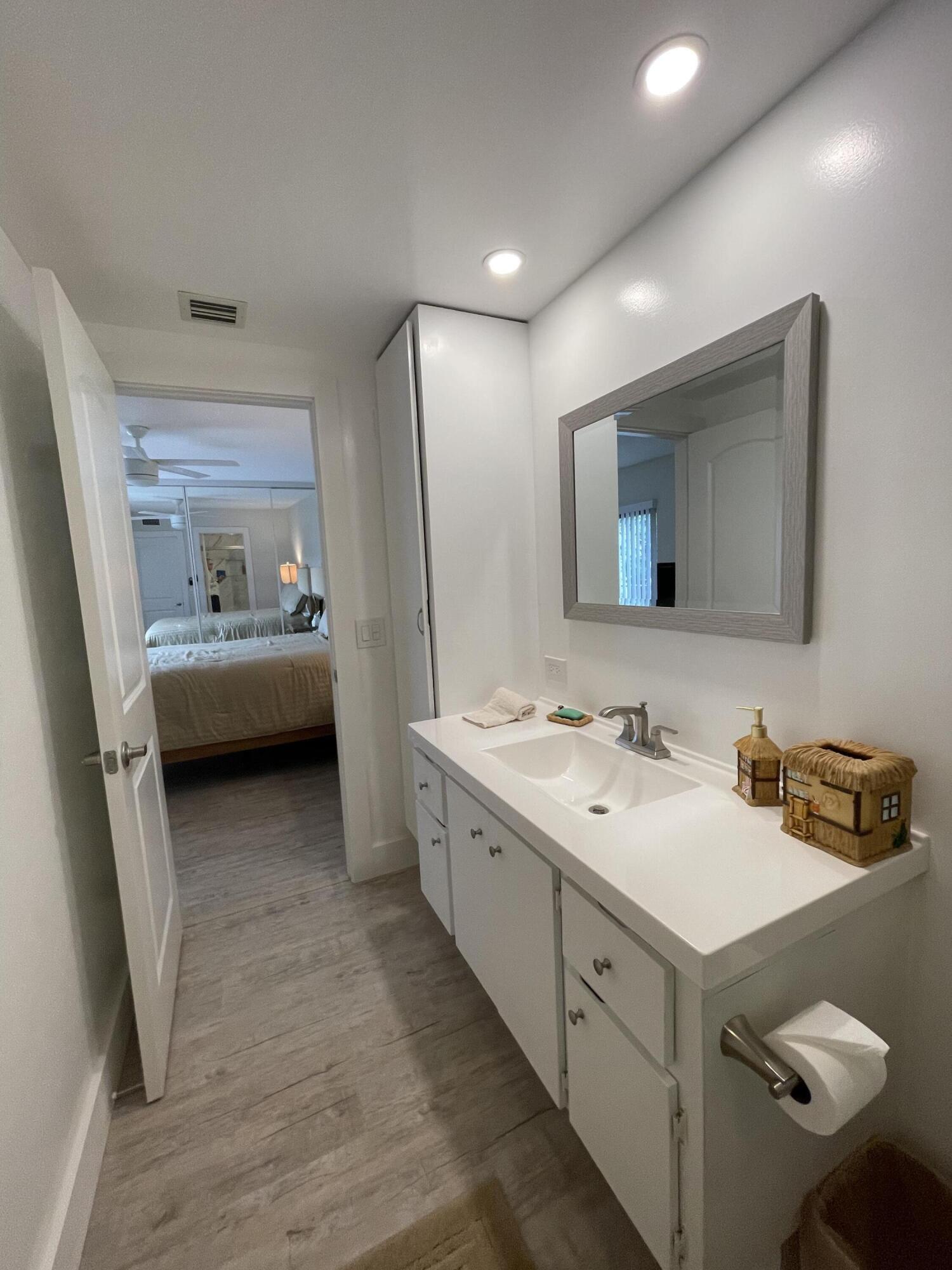 RIVER - Residential Lease