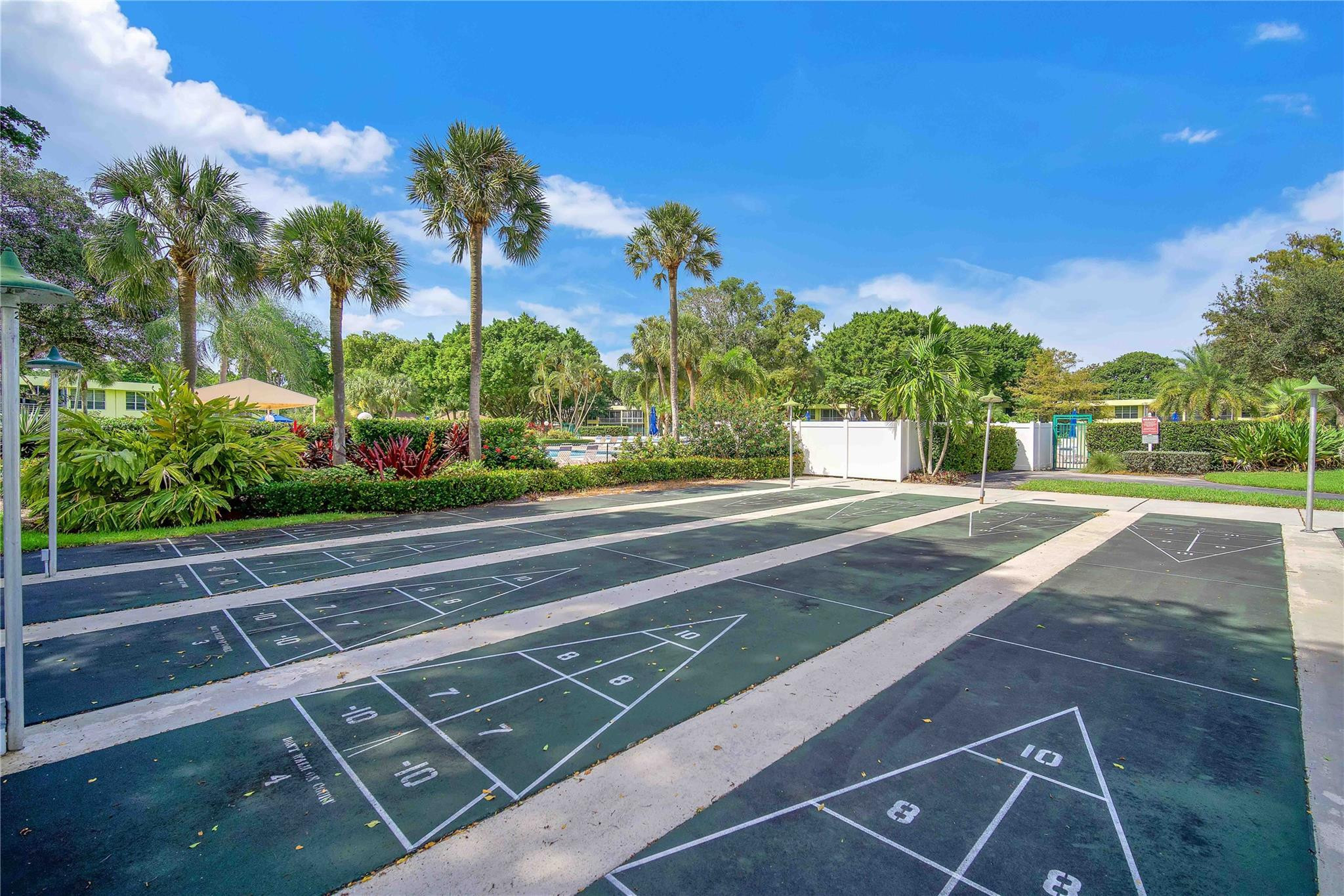 NO 1 PALM-AIRE COUNTRY CLUB - Residential
