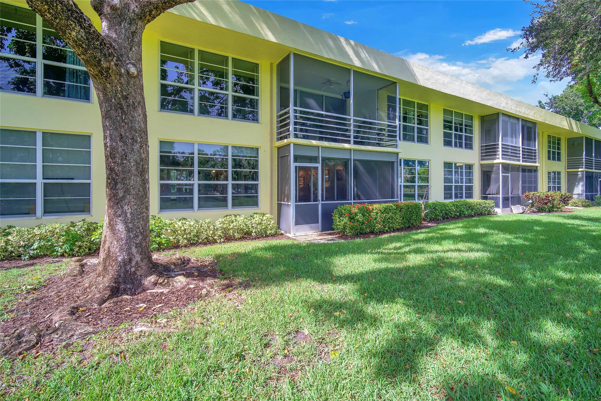 NO 1 PALM-AIRE COUNTRY CLUB - Residential