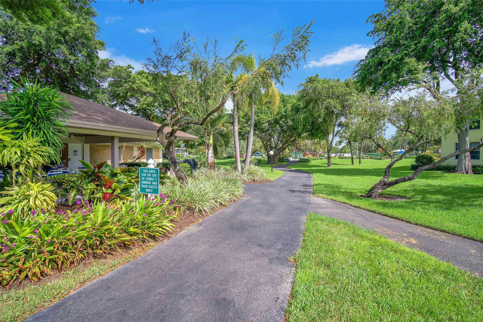 NO 1 PALM-AIRE COUNTRY CLUB - Residential