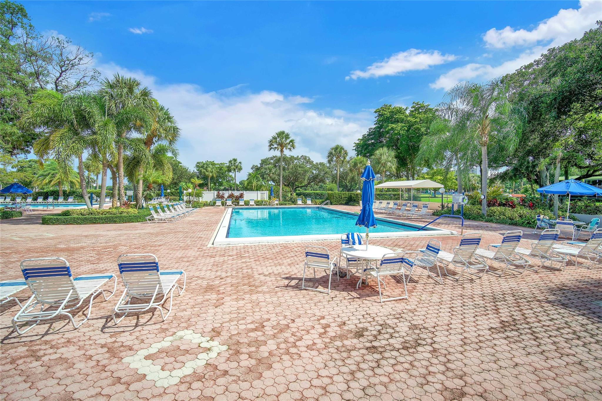 NO 1 PALM-AIRE COUNTRY CLUB - Residential