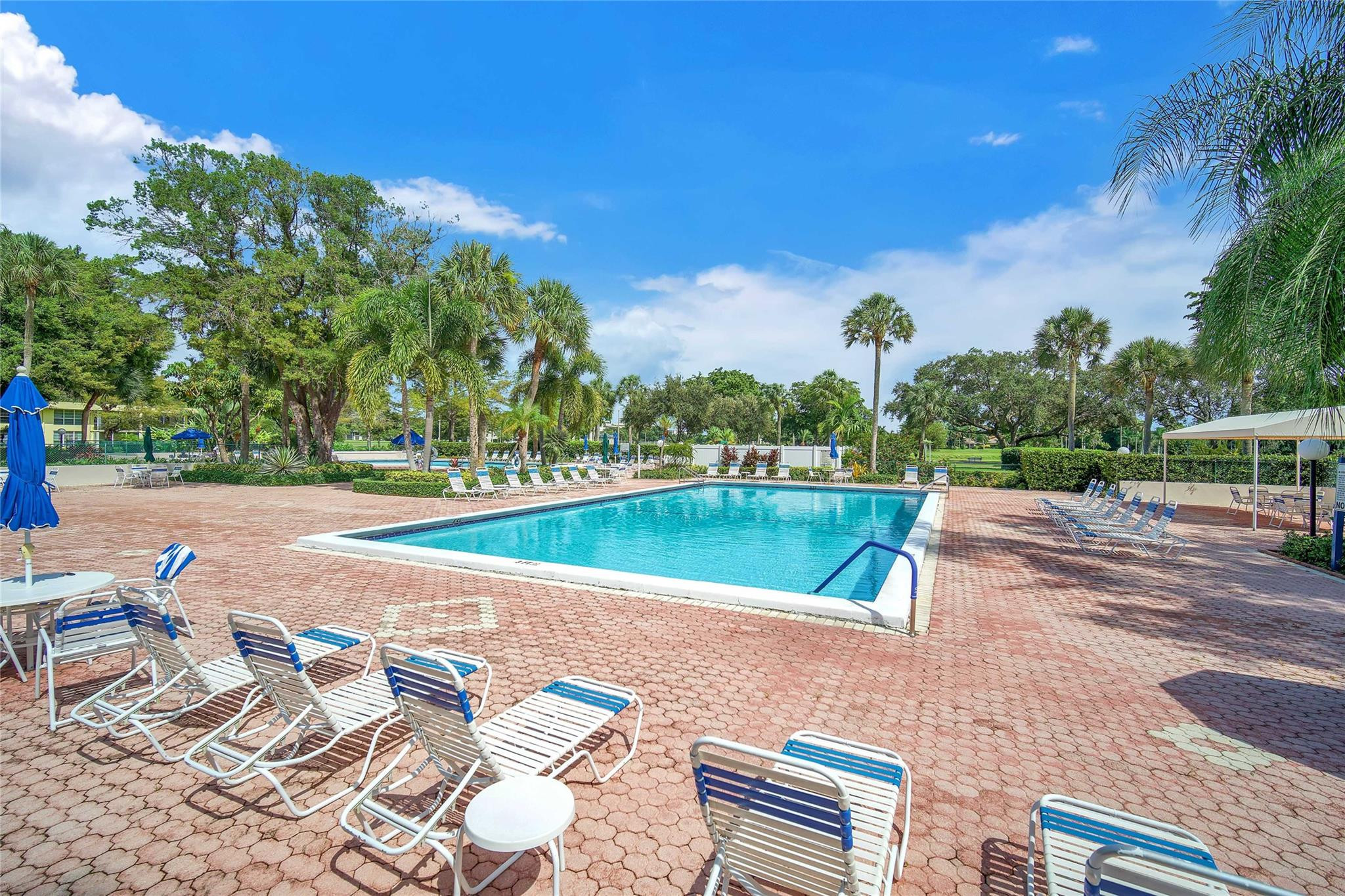 NO 1 PALM-AIRE COUNTRY CLUB - Residential
