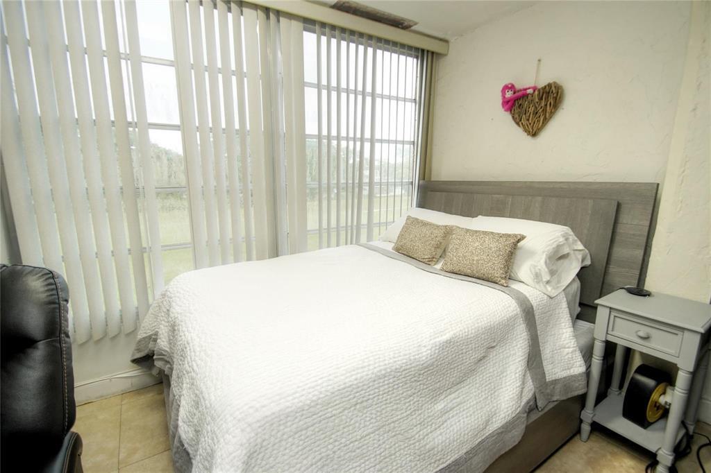 SANDS POINT CONDOMINIUM V - Residential