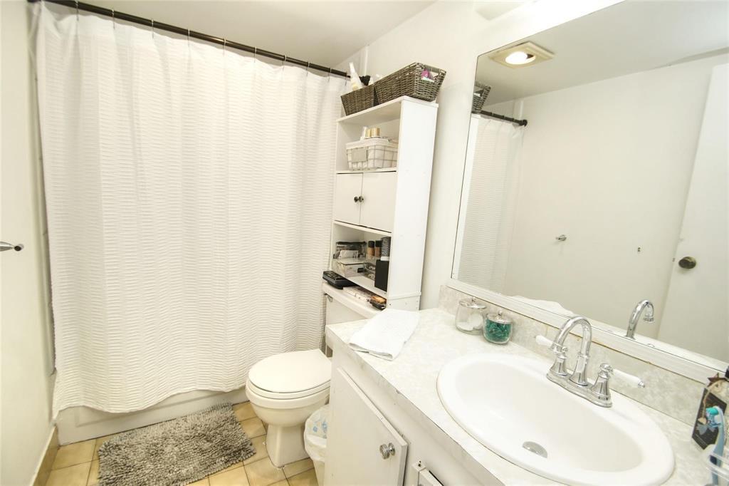 SANDS POINT CONDOMINIUM V - Residential