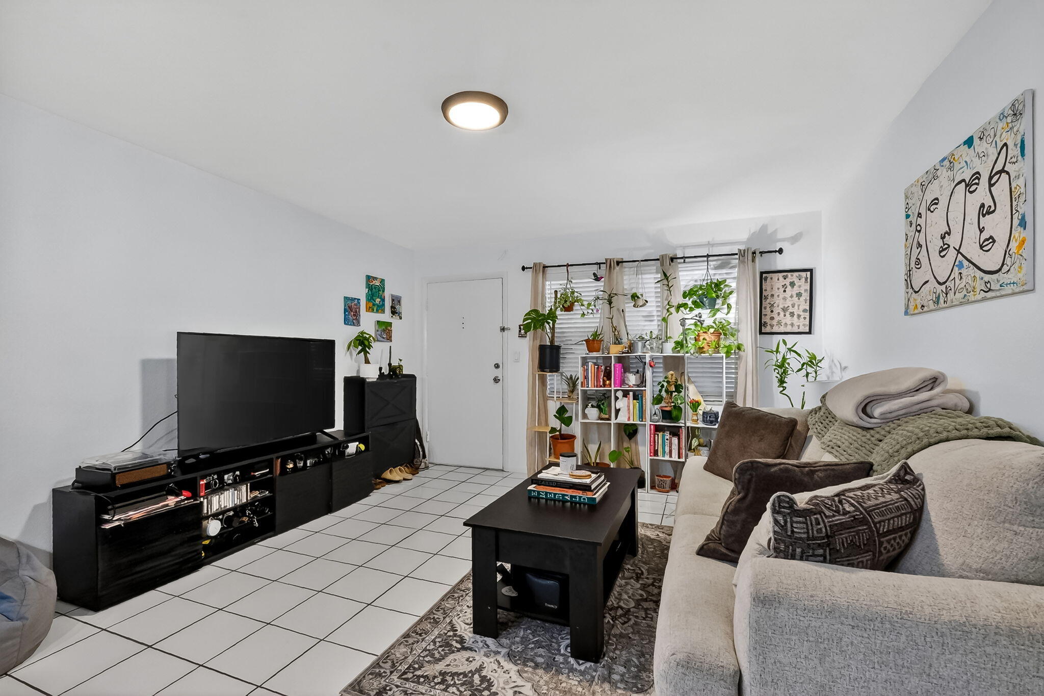 THE CASTILLE CONDO - Residential