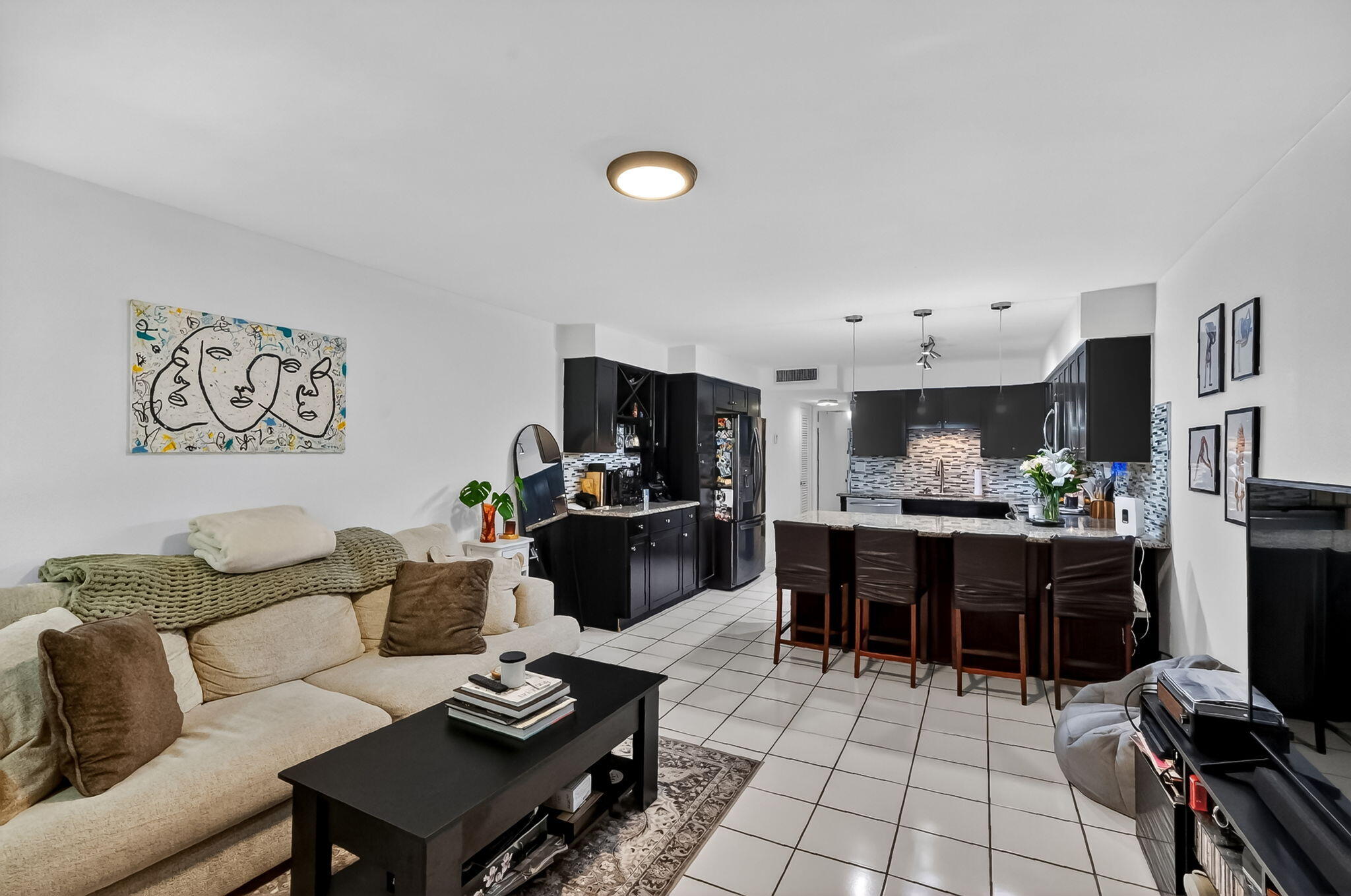 THE CASTILLE CONDO - Residential
