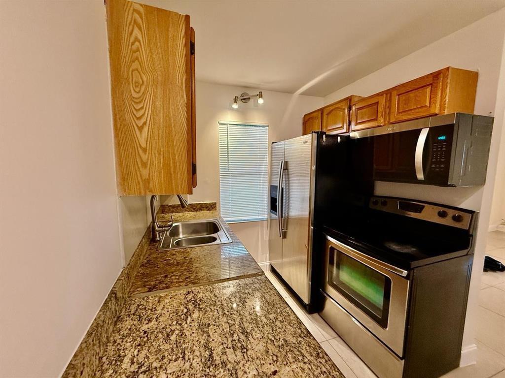 RESUB OF HIGHLAND ESTATES - Residential Lease