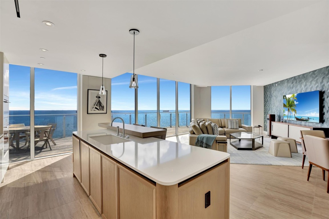 Four Seasons - Residential