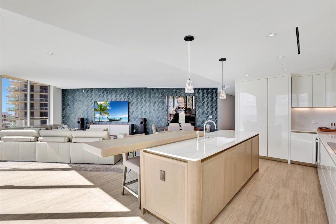 Four Seasons - Residential
