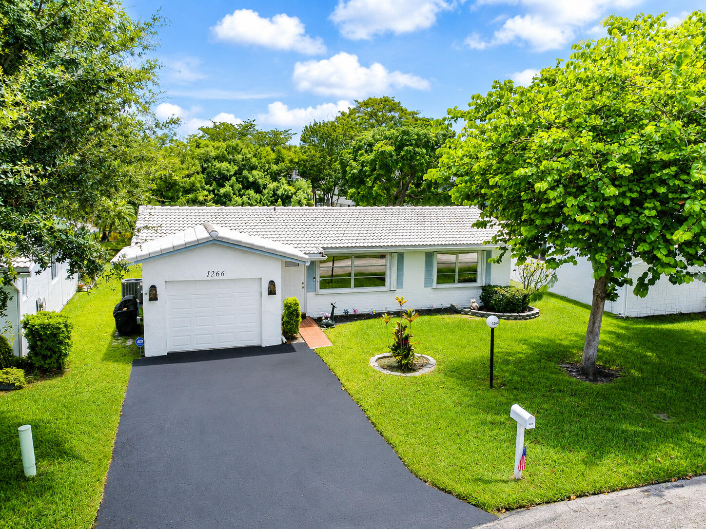 LAUDERDALE WEST 2 SEC - Residential