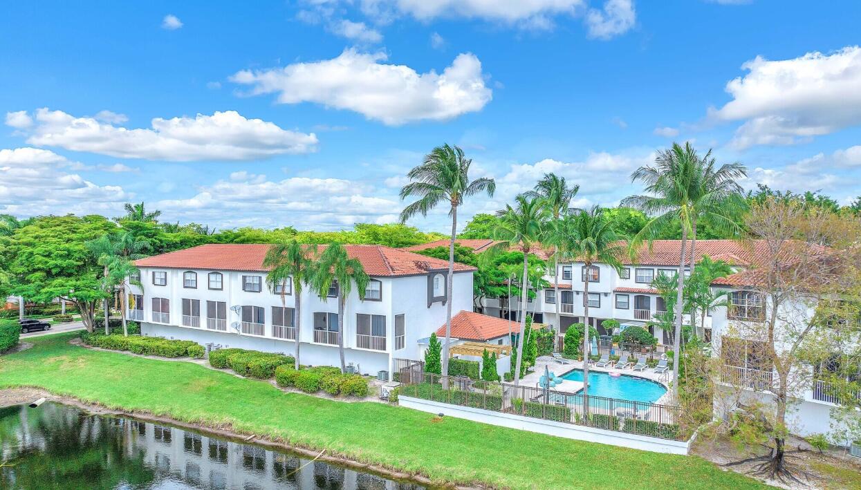 EASY RENTAL. NO HASEL. NO WAITING. NO HOA! Waterfront apartment in the prestigious Estada of Los Paseos community in Boca Raton, FL. This thoughtfully designed residence spans 1,200 square feet of finished living space  offering an efficient and versatile layout. The 2 bedroom, 2 bathroom I car garage floor plan provides comfortable accommodations with practical functionality. Situated in a waterfront property setting, this apartment presents a distinctive living opportunity in a well-established Boca Raton community. Close to FAU, I95, The Turnpike, Boca Mall, the beach, etc. Call now!