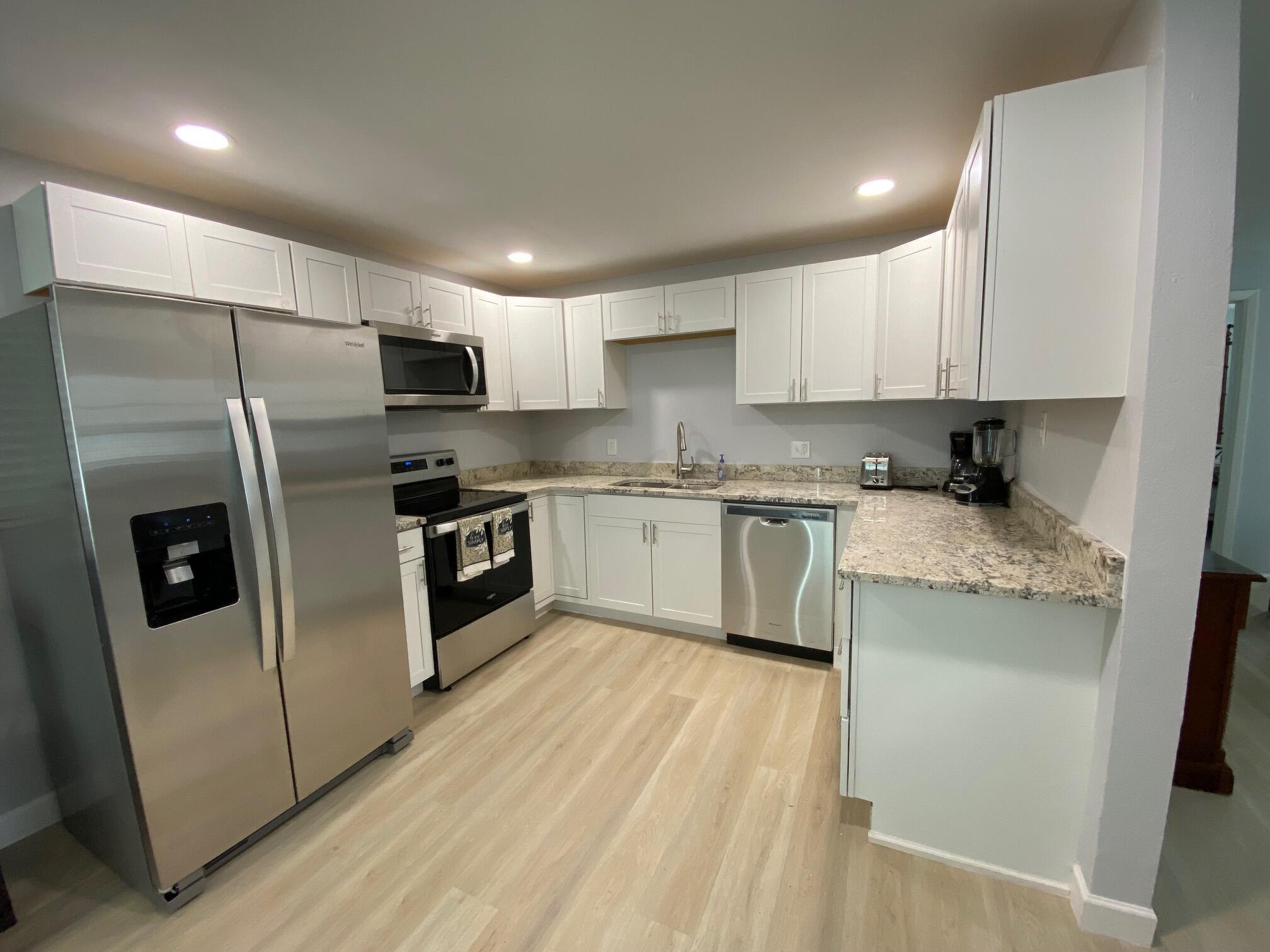 TROPICAL COUNTRY ESTATES - Residential Lease