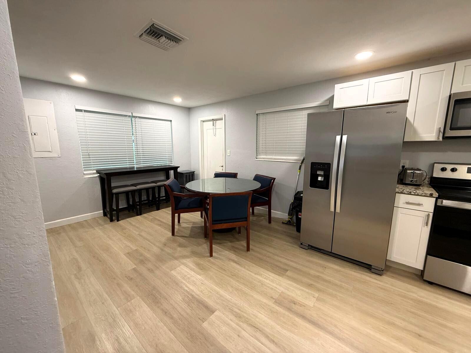 TROPICAL COUNTRY ESTATES - Residential Lease