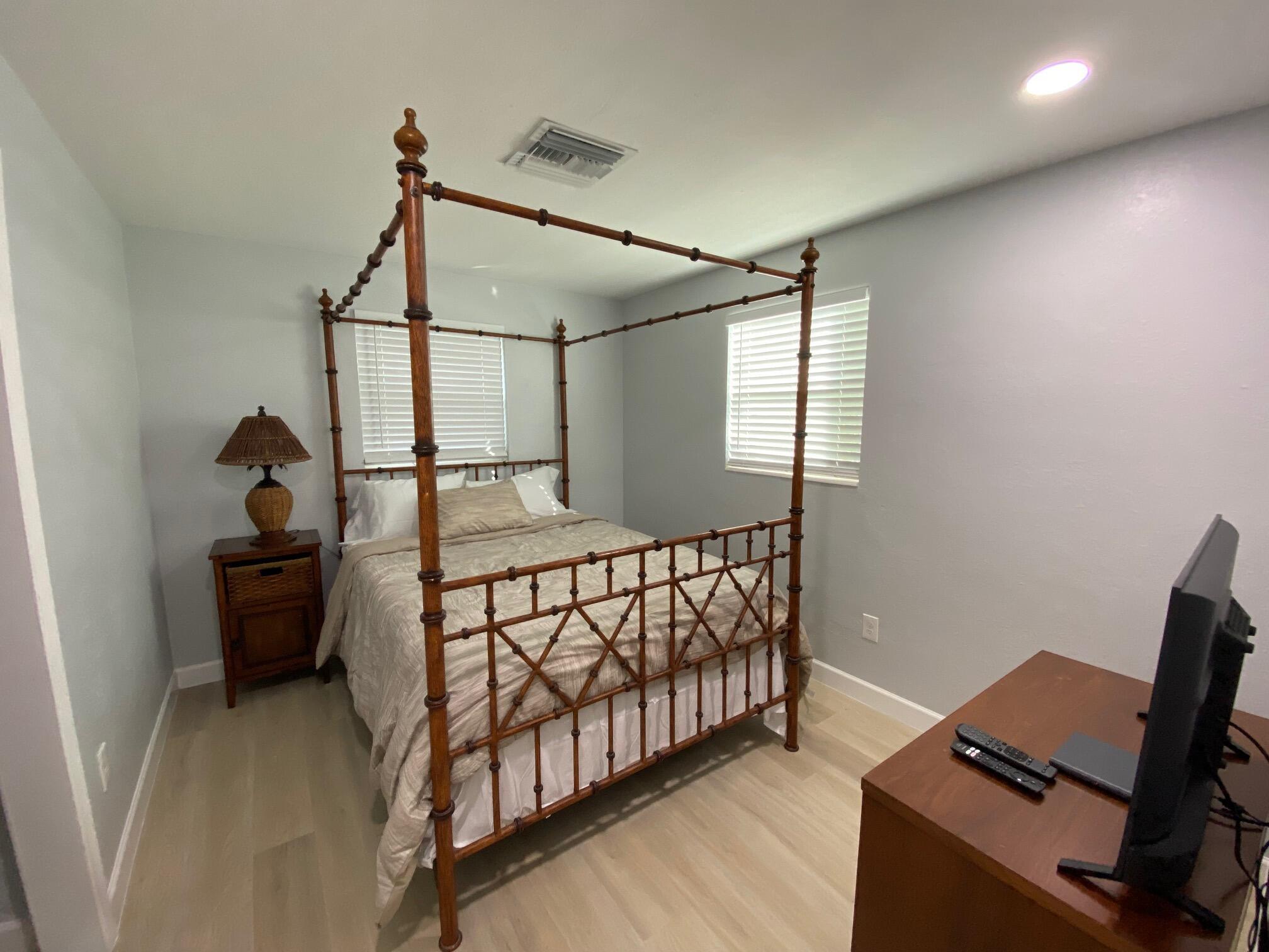 TROPICAL COUNTRY ESTATES - Residential Lease