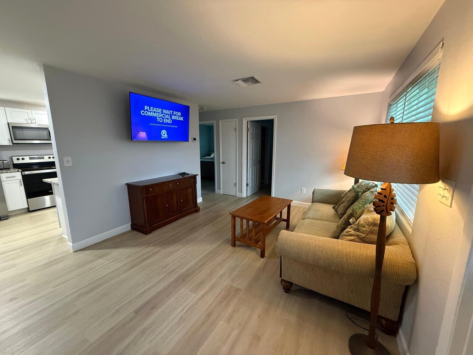 TROPICAL COUNTRY ESTATES - Residential Lease