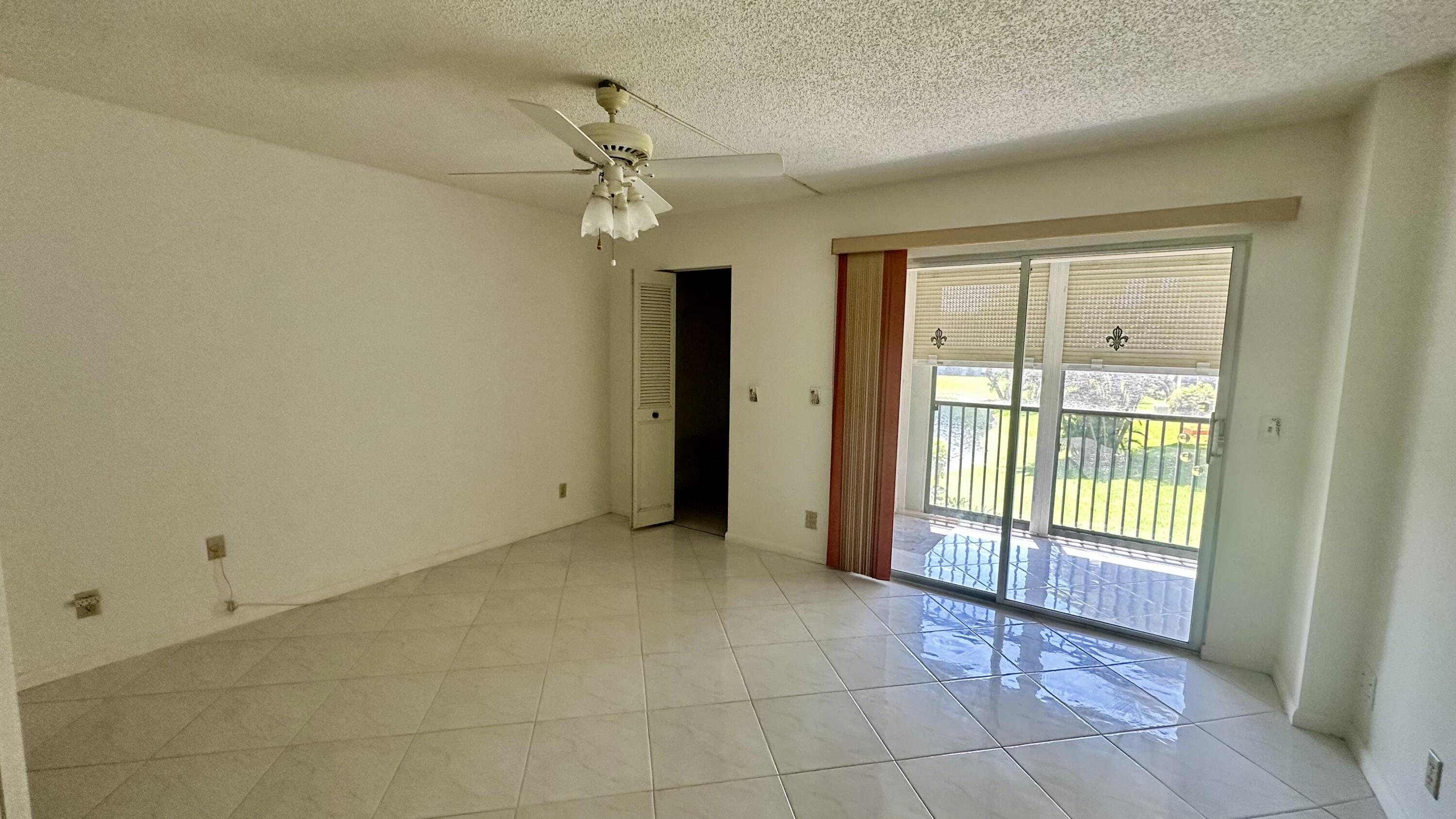 HUNTINGTON LAKES SEC ONE CONDOS - Residential