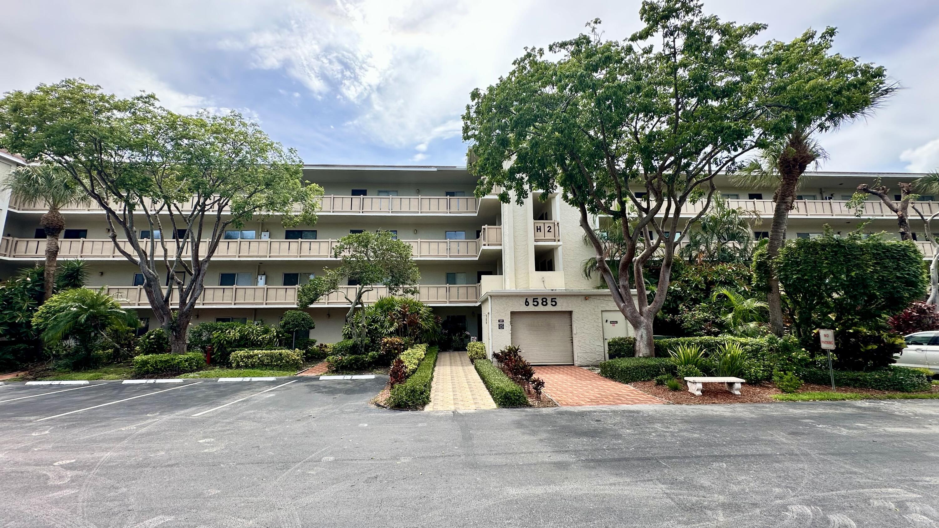 HUNTINGTON LAKES SEC ONE CONDOS - Residential
