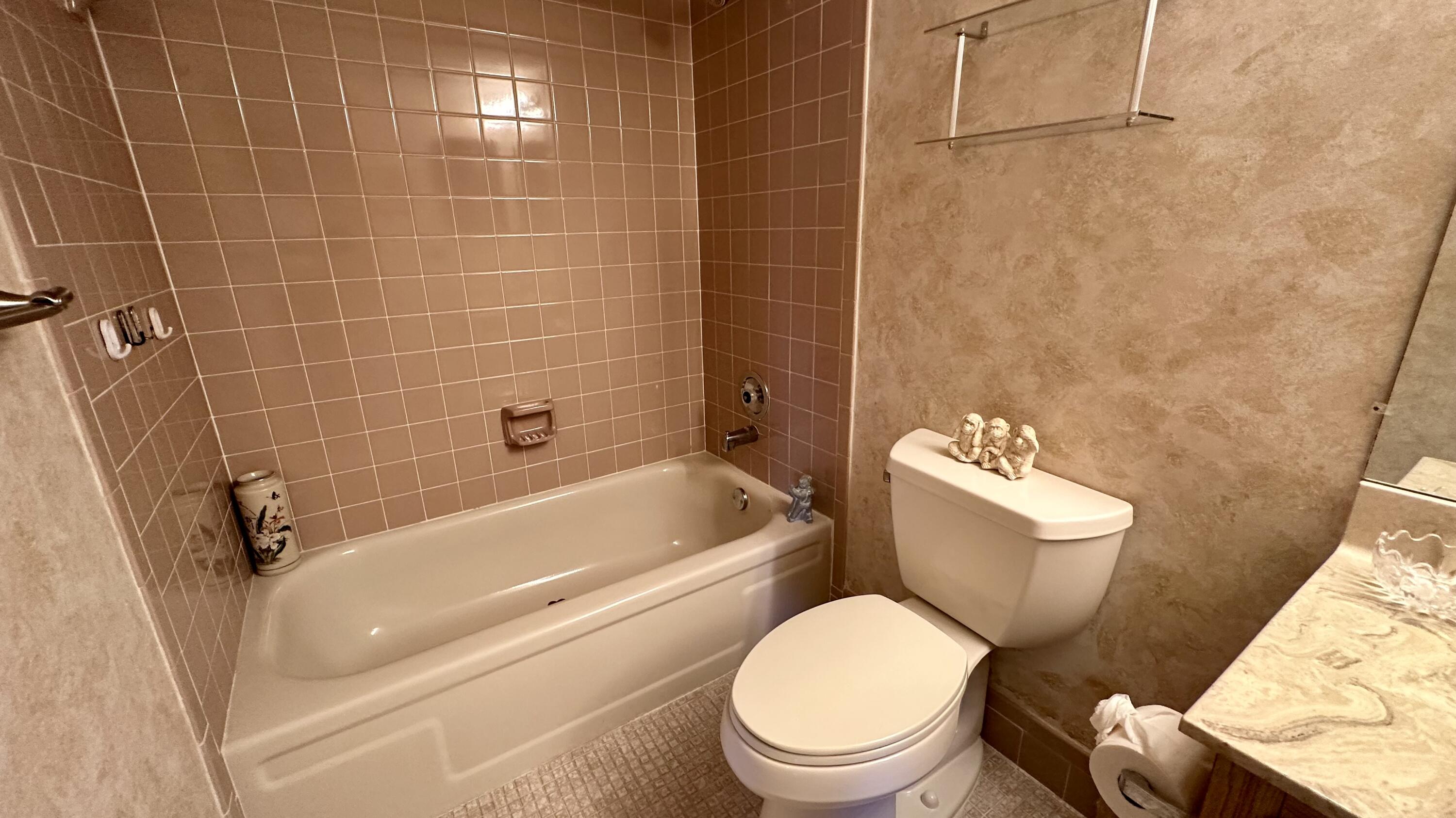 HUNTINGTON LAKES SEC ONE CONDOS - Residential