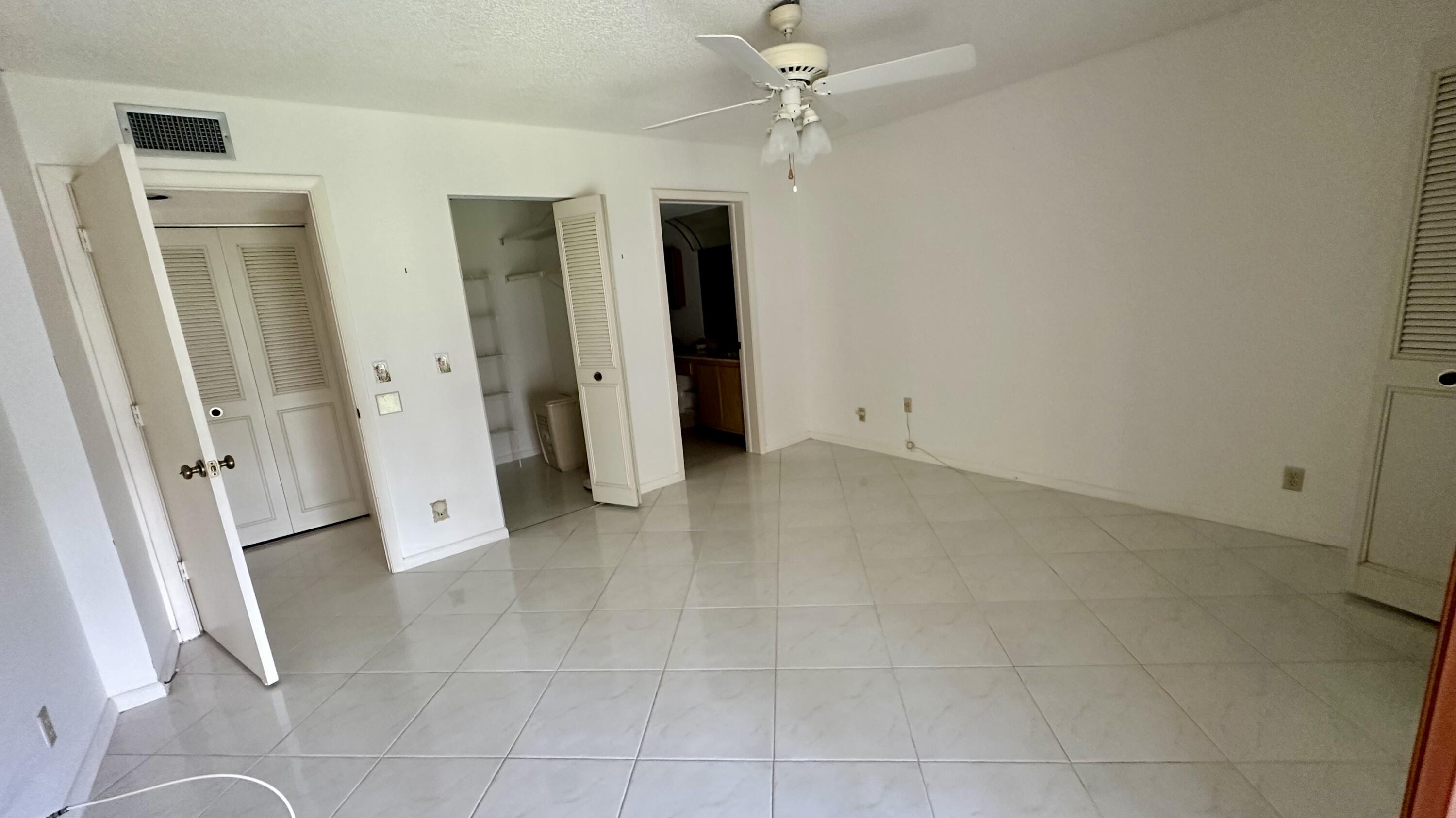 HUNTINGTON LAKES SEC ONE CONDOS - Residential