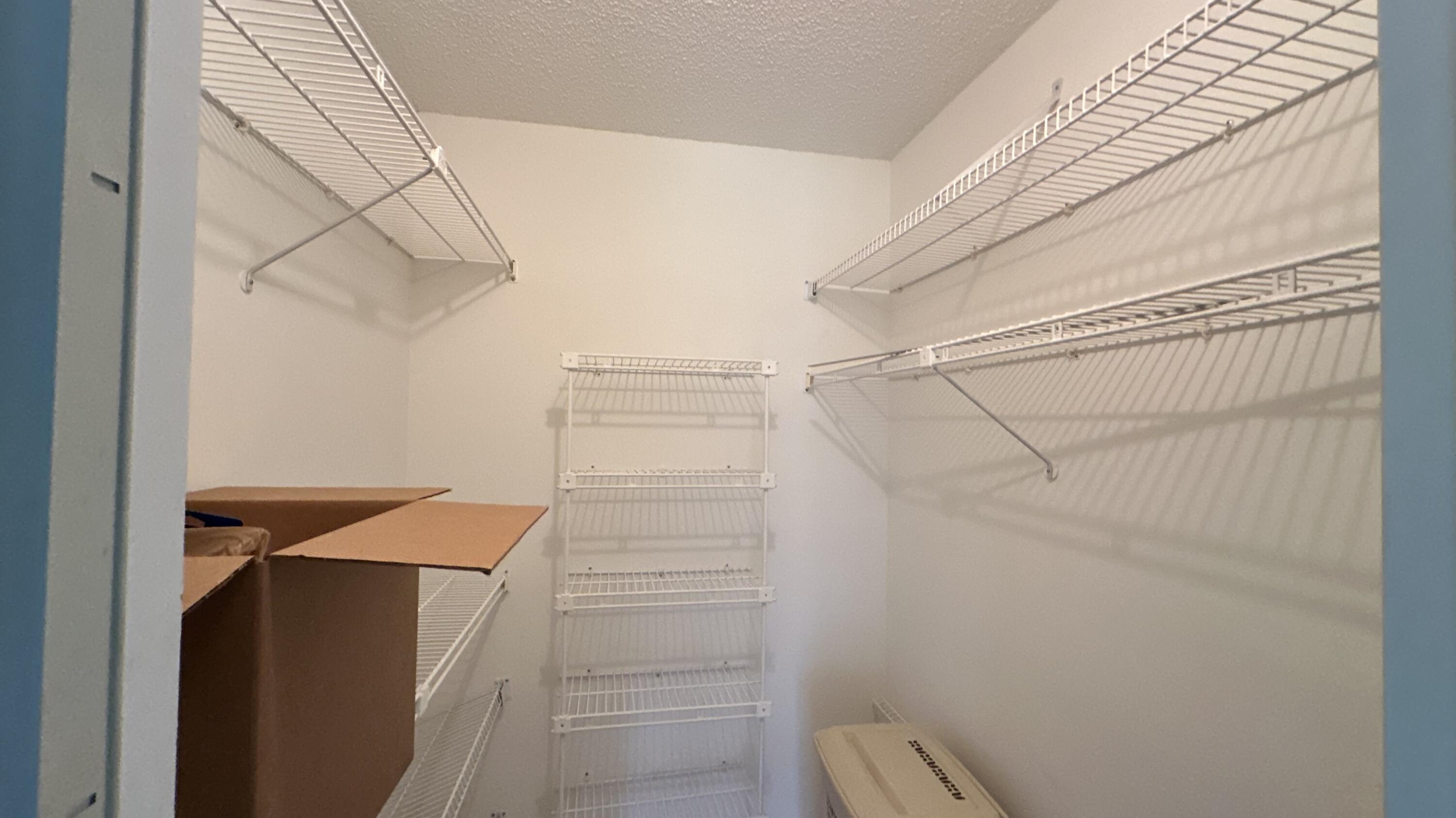HUNTINGTON LAKES SEC ONE CONDOS - Residential