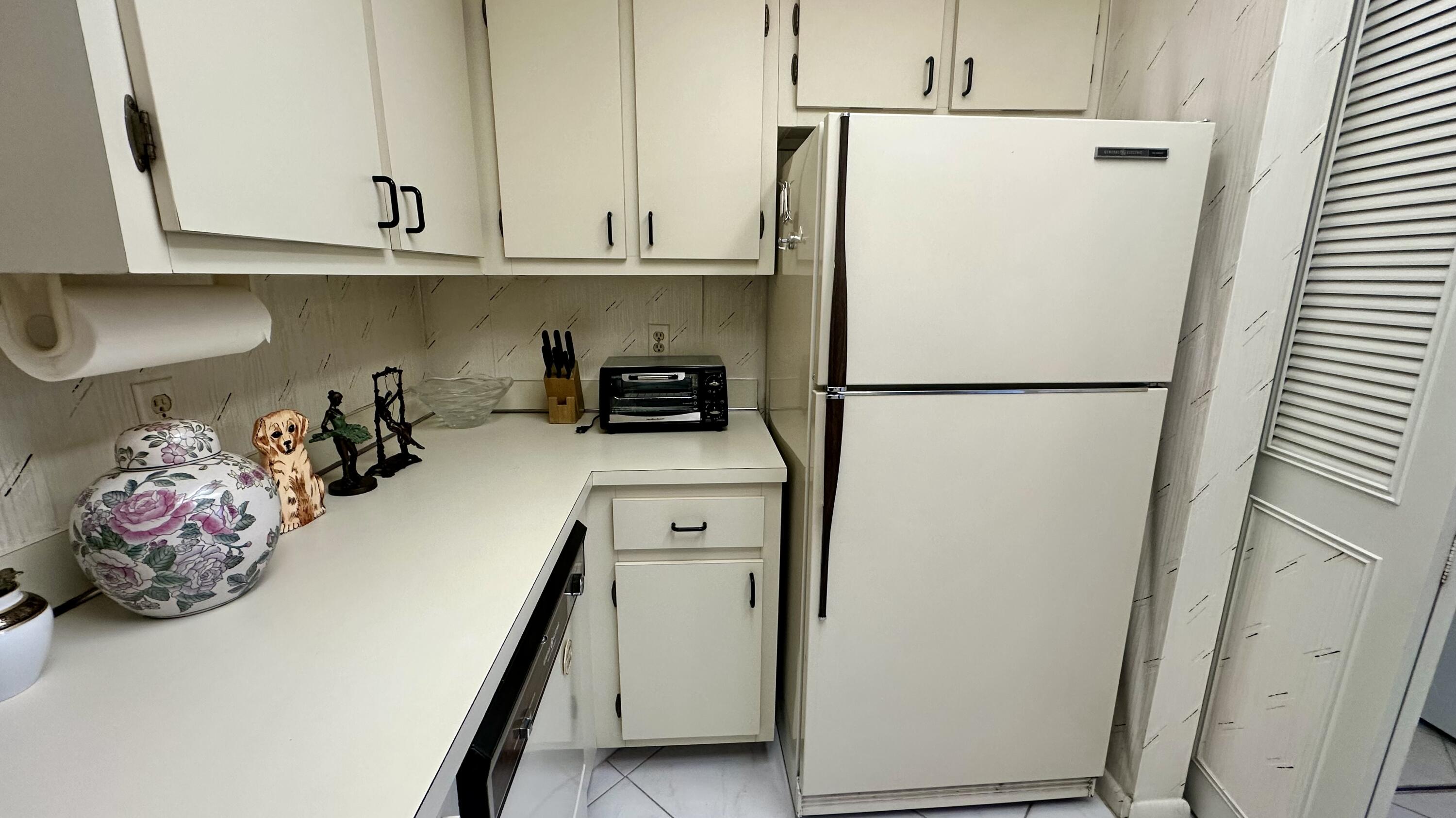 HUNTINGTON LAKES SEC ONE CONDOS - Residential