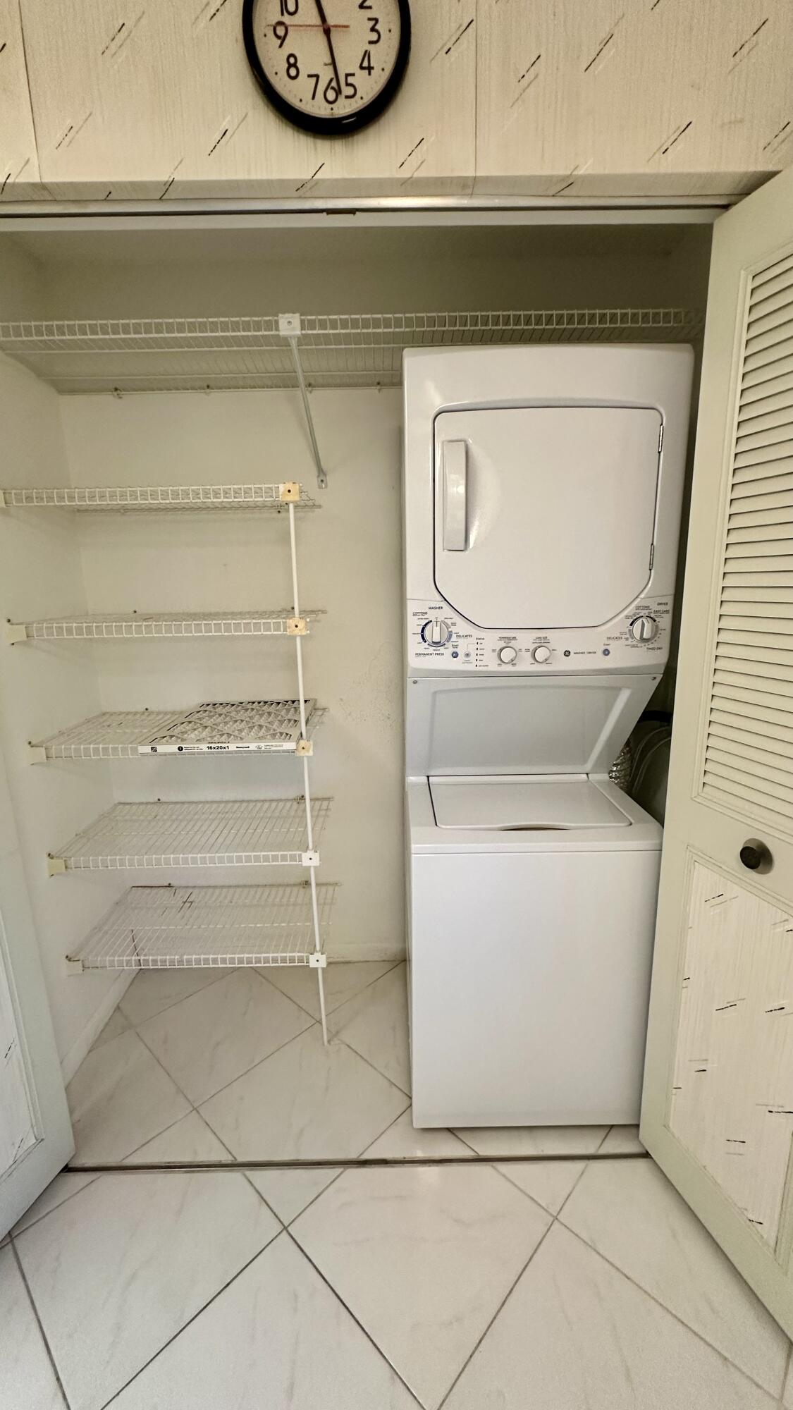 HUNTINGTON LAKES SEC ONE CONDOS - Residential