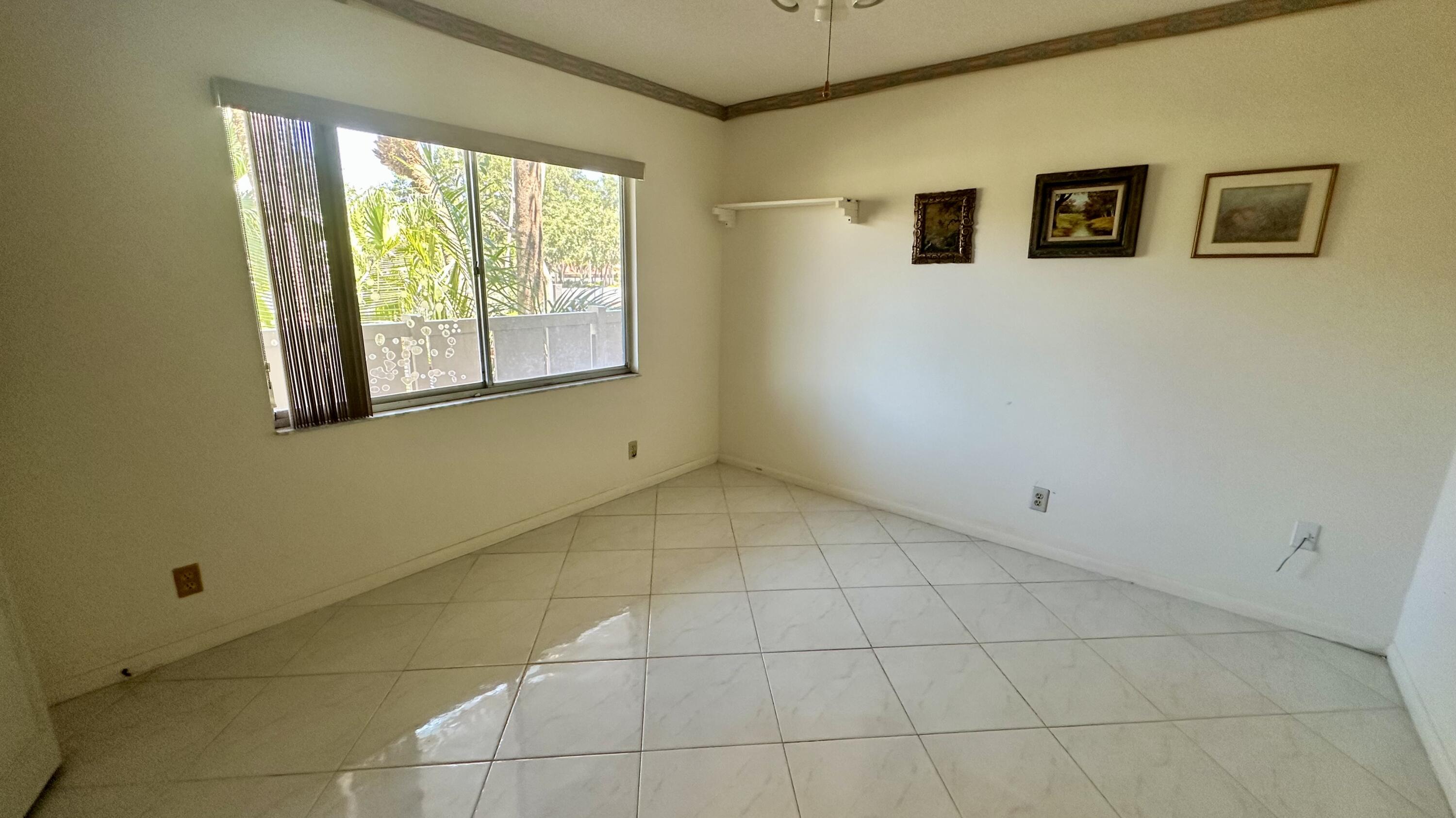 HUNTINGTON LAKES SEC ONE CONDOS - Residential