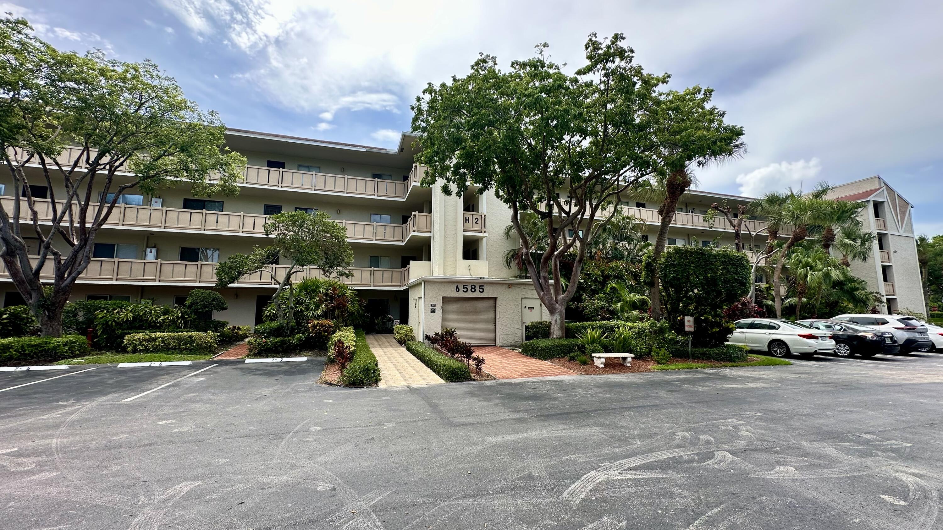 HUNTINGTON LAKES SEC ONE CONDOS - Residential