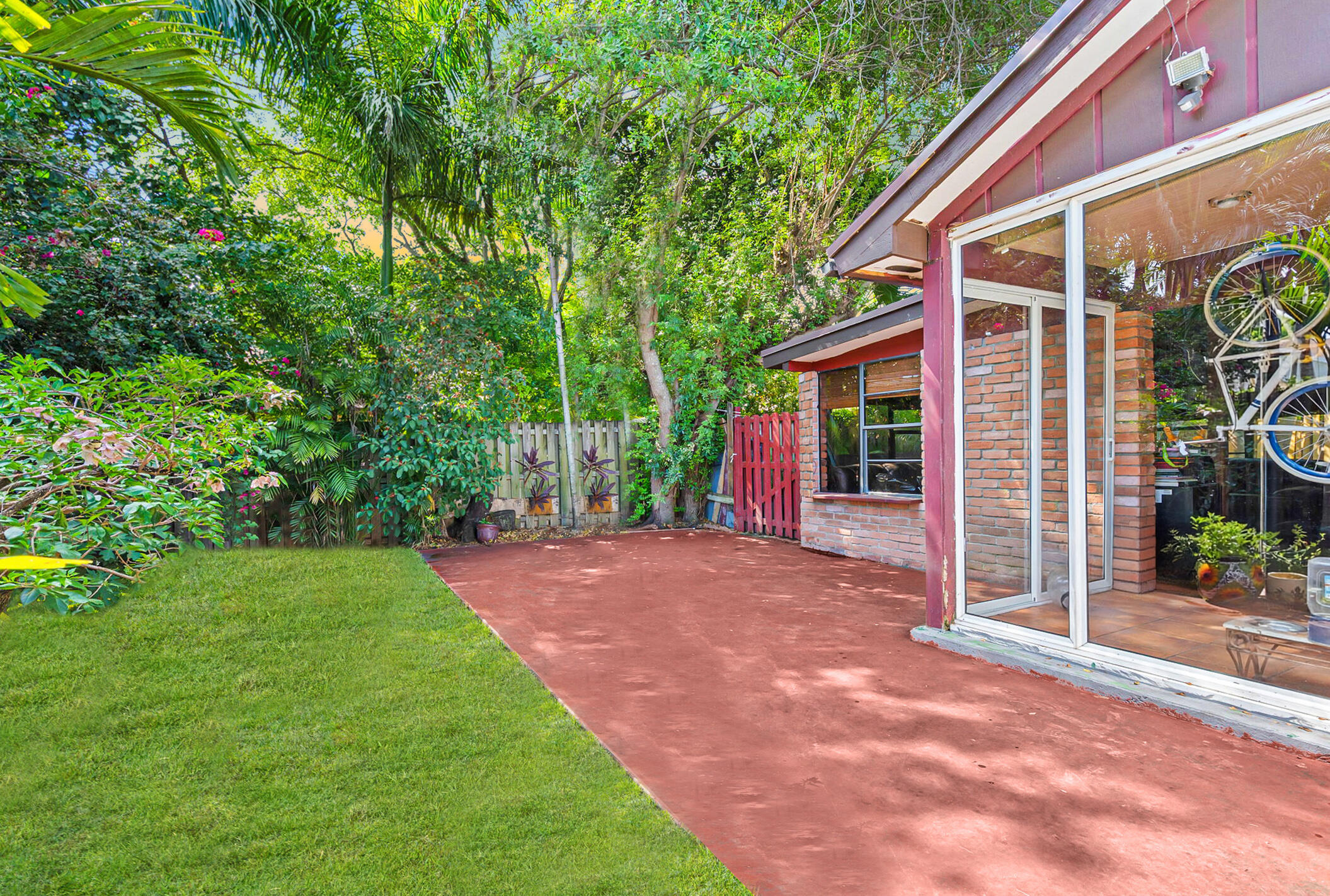 LAKES OF THE MEADOW SEC 4 - Residential