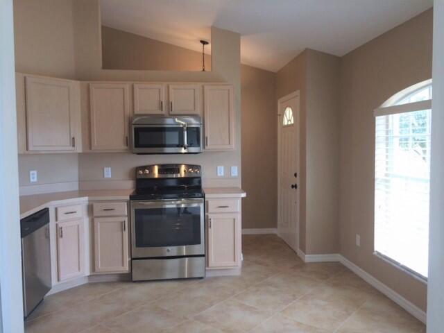 PORT ST LUCIE SECTION  22 - Residential Lease