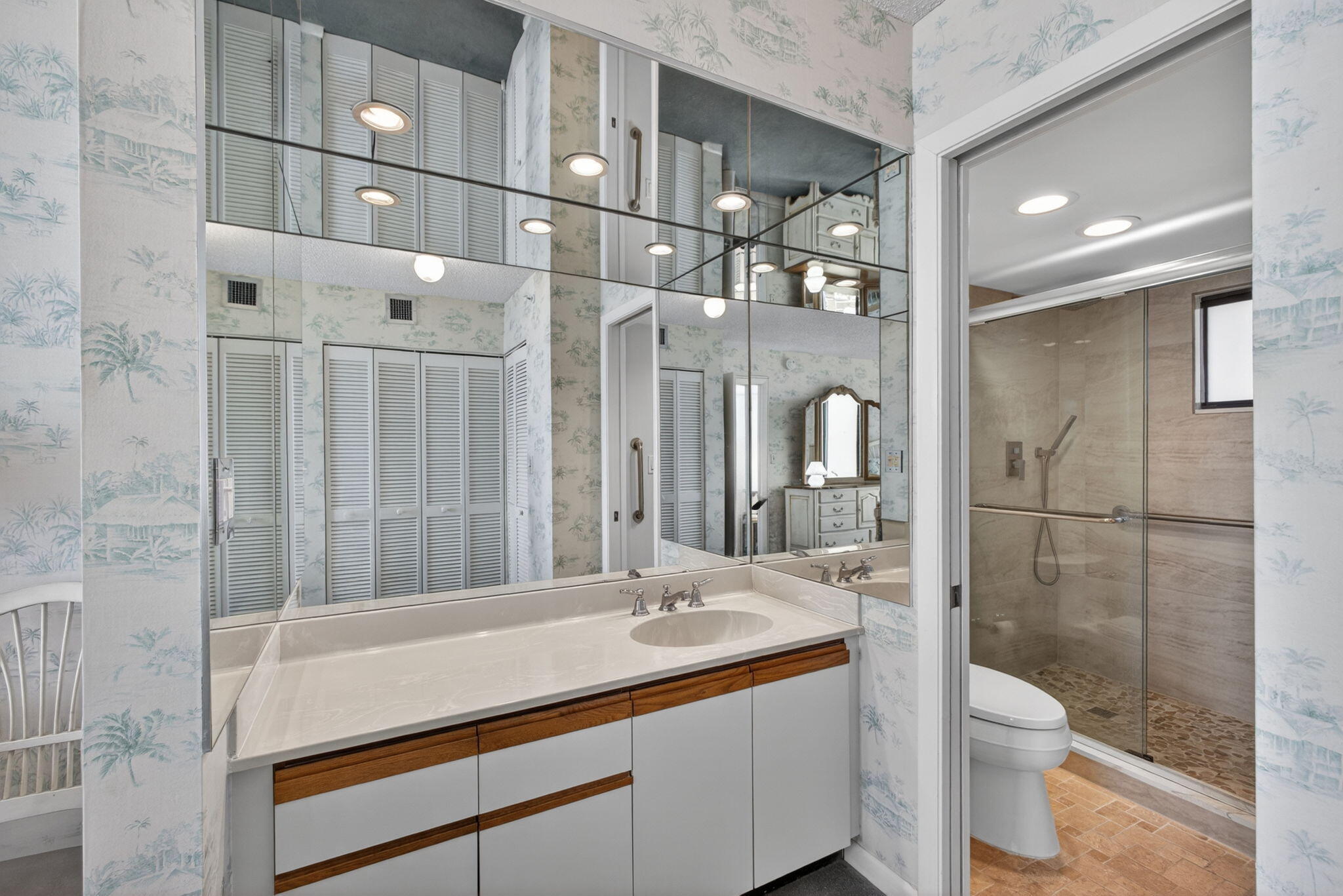 OCEAN TRAIL CONDO IV - Residential