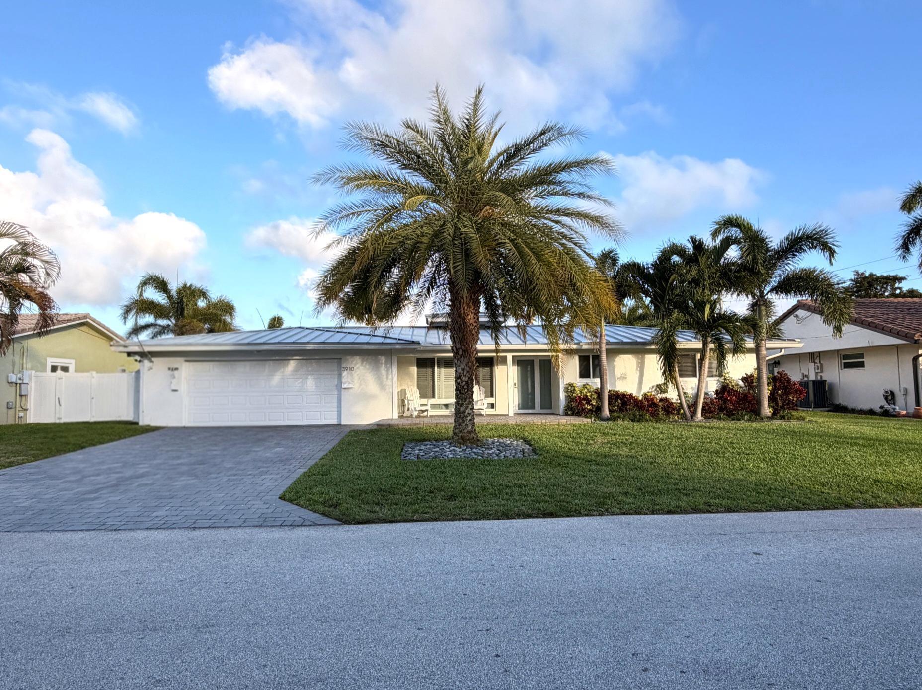VENETIAN ISLES 2ND SEC - Residential