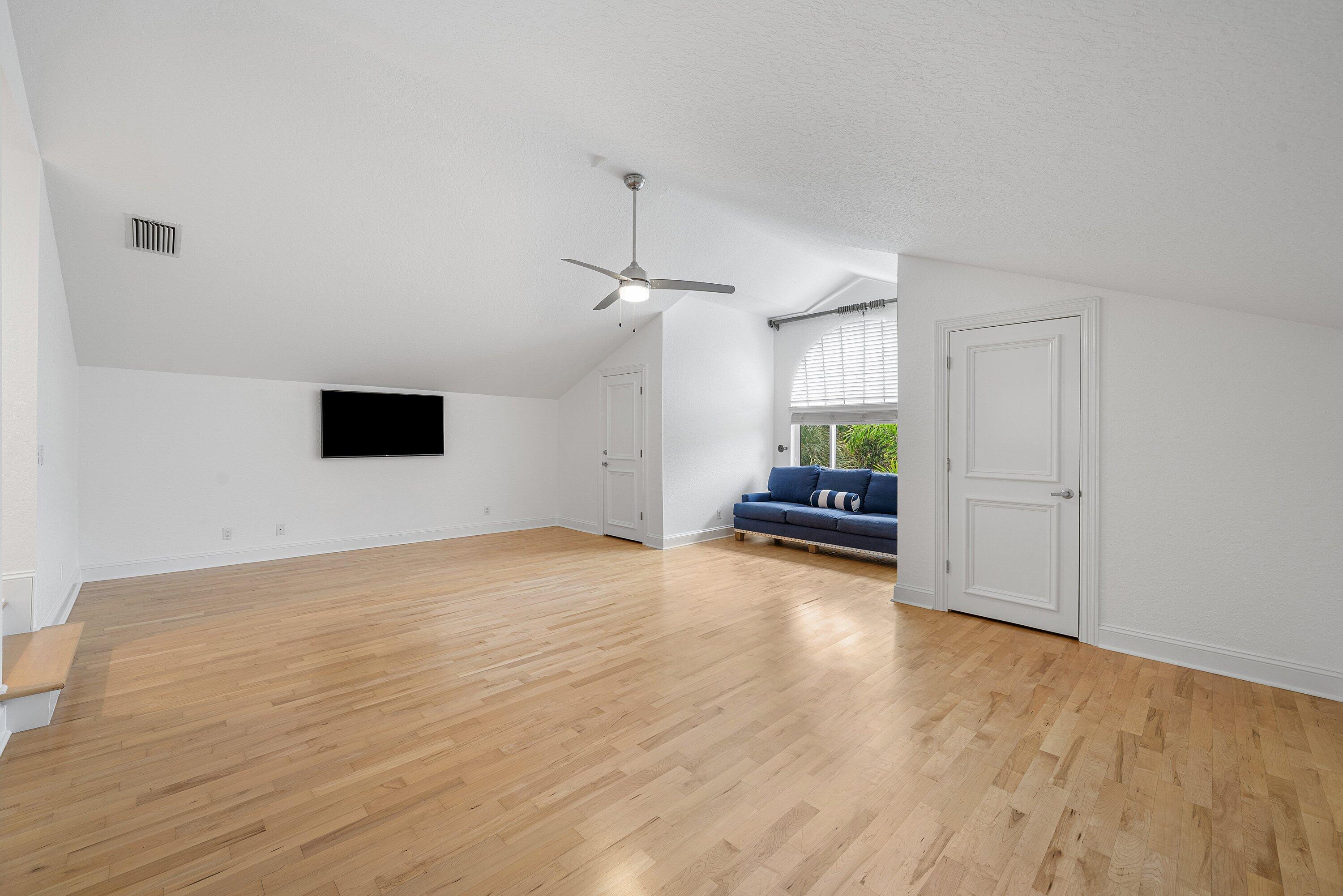 SAILFISH POINT - Residential