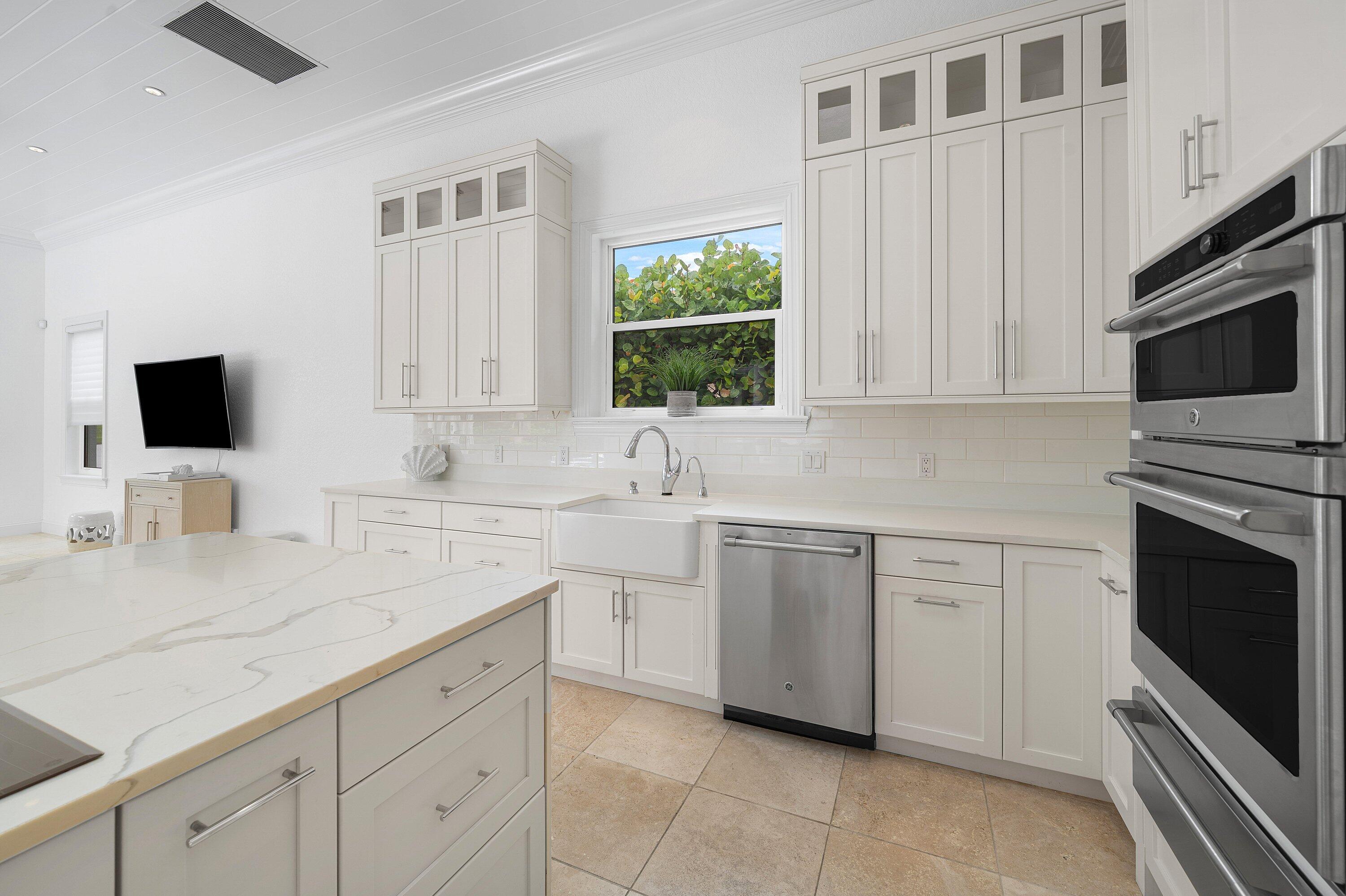 SAILFISH POINT - Residential