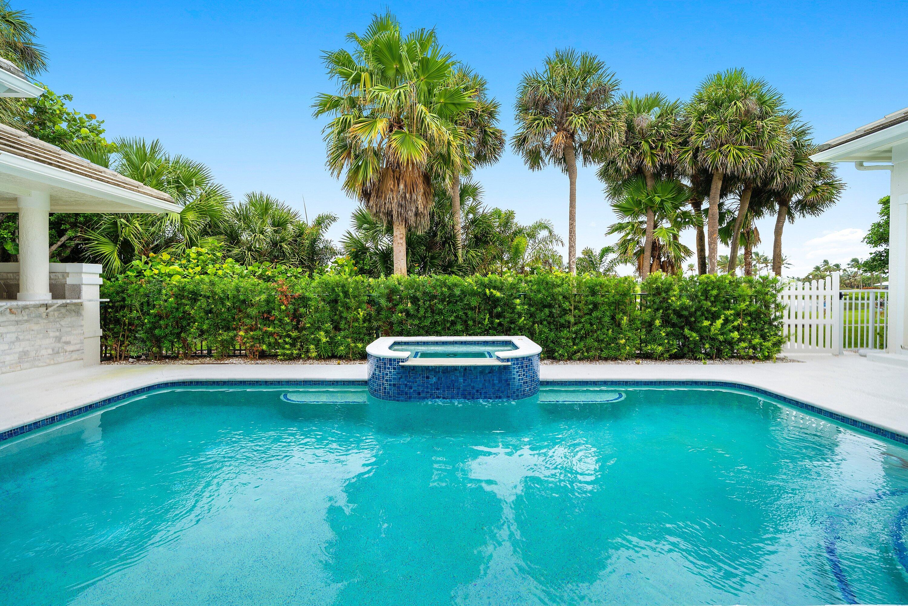 SAILFISH POINT - Residential