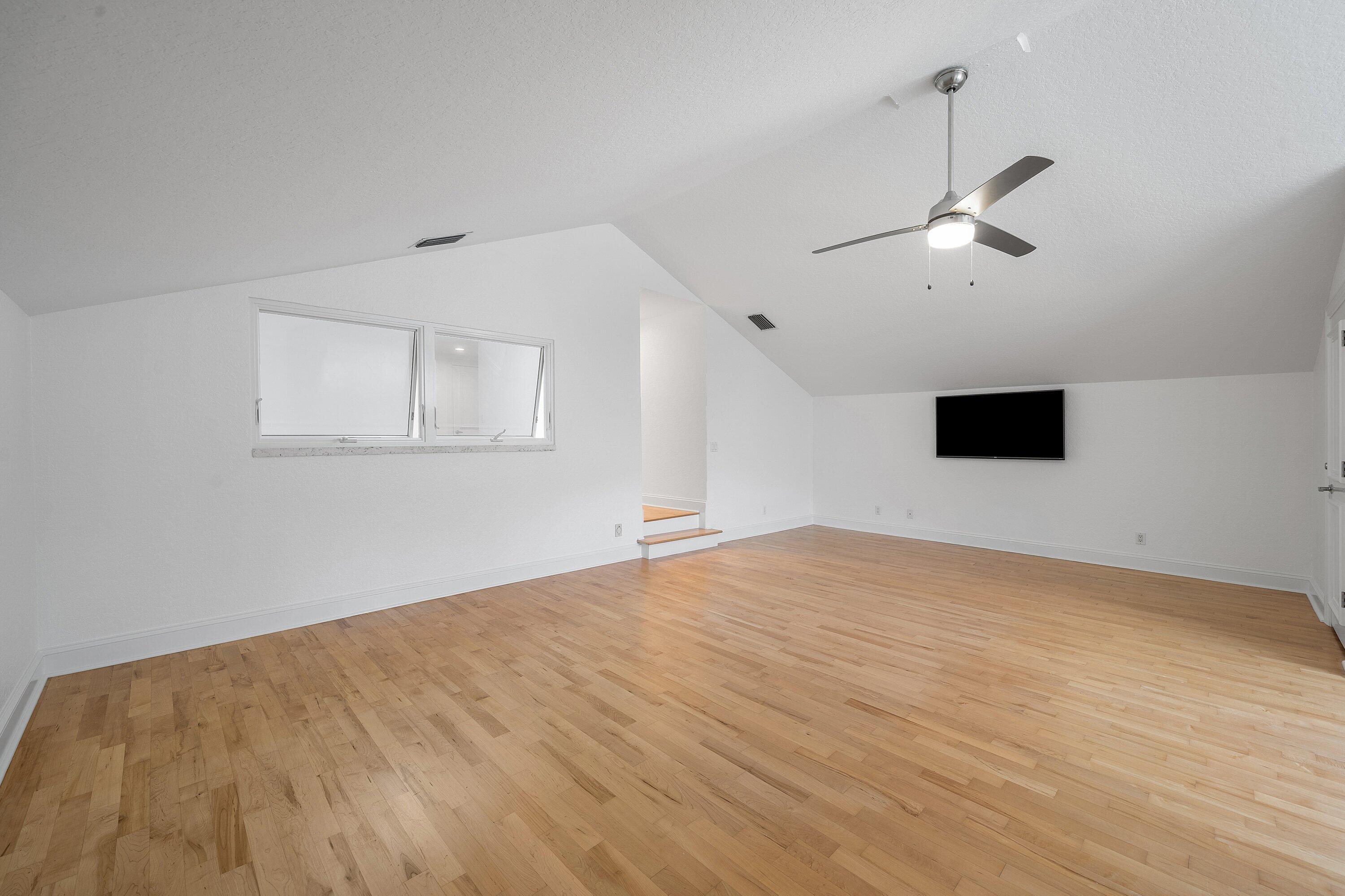 SAILFISH POINT - Residential