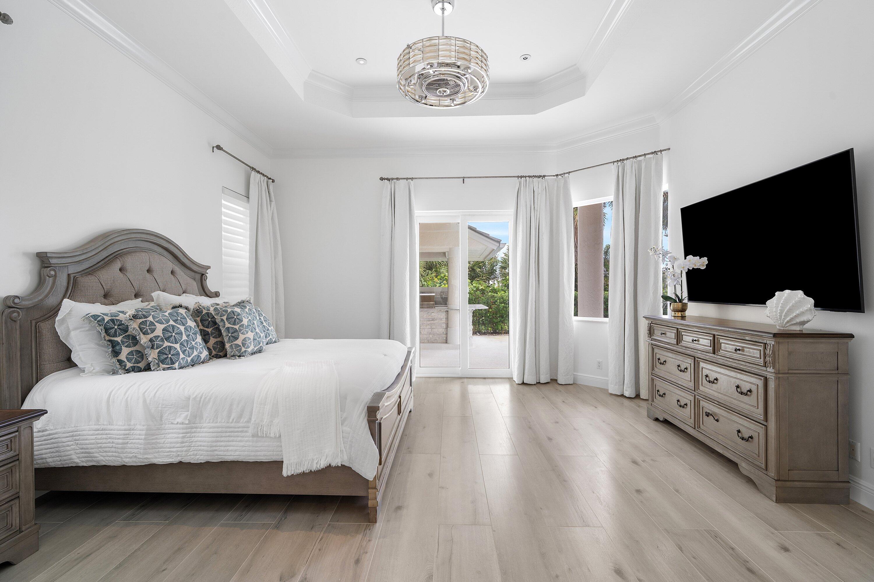 SAILFISH POINT - Residential