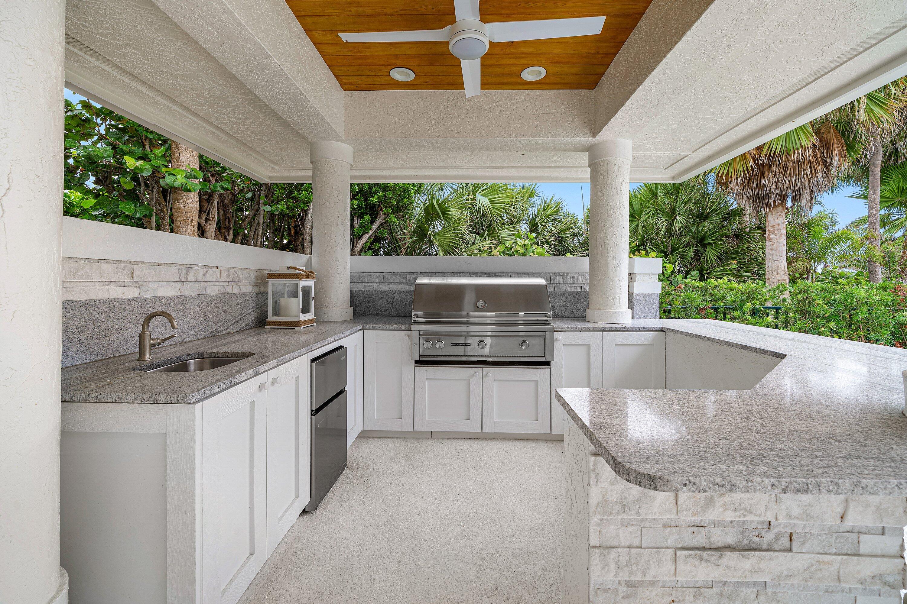SAILFISH POINT - Residential