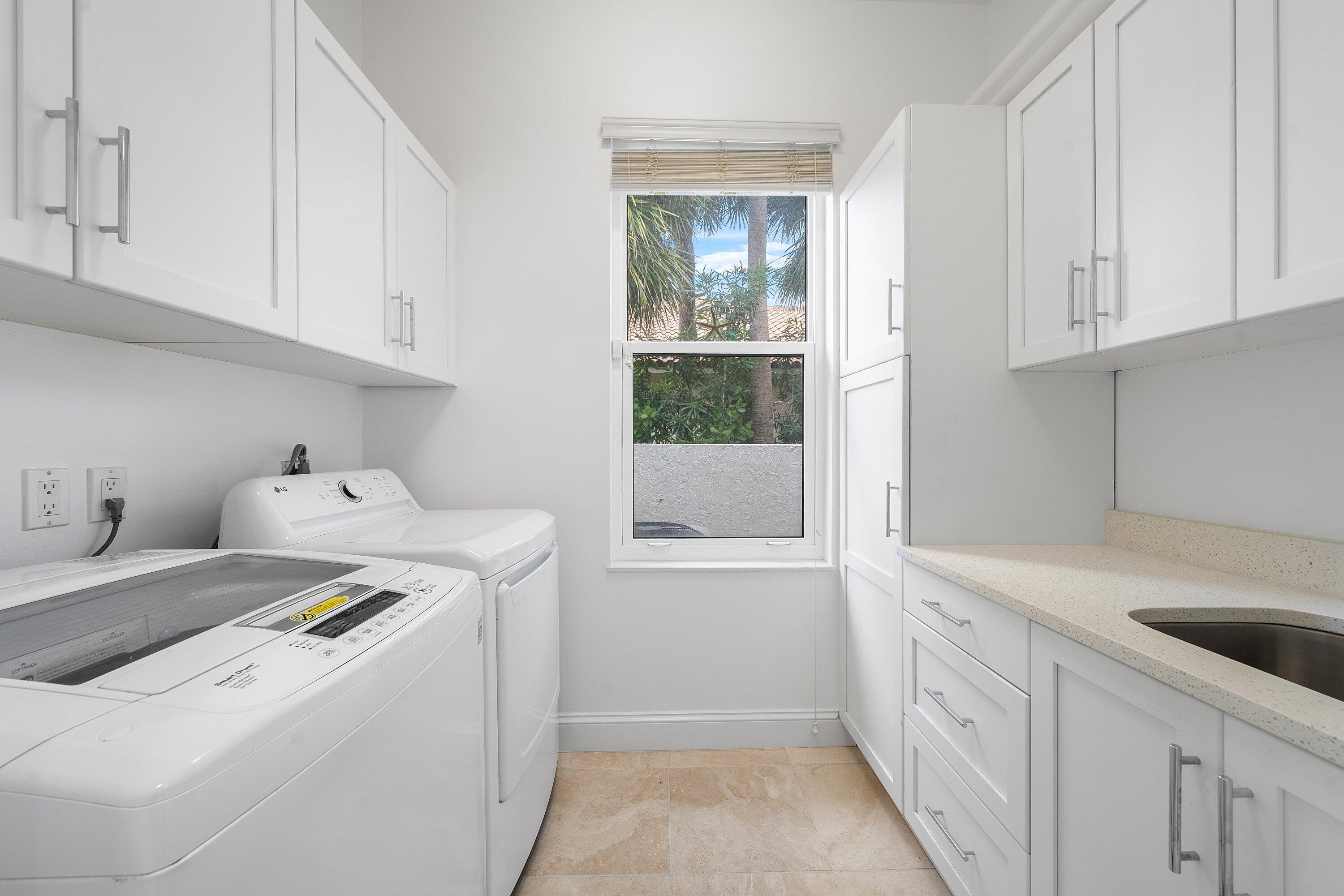 SAILFISH POINT - Residential