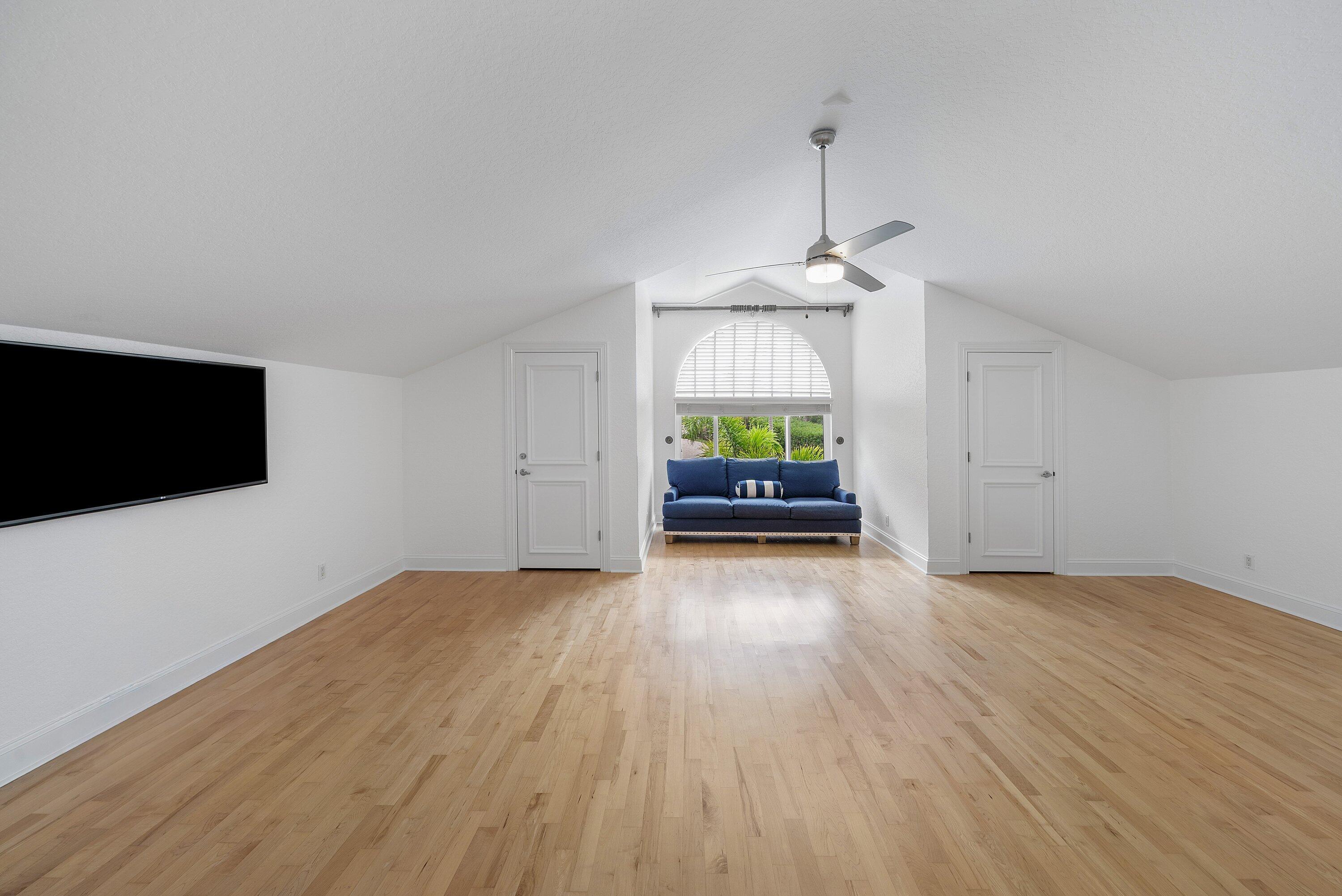 SAILFISH POINT - Residential