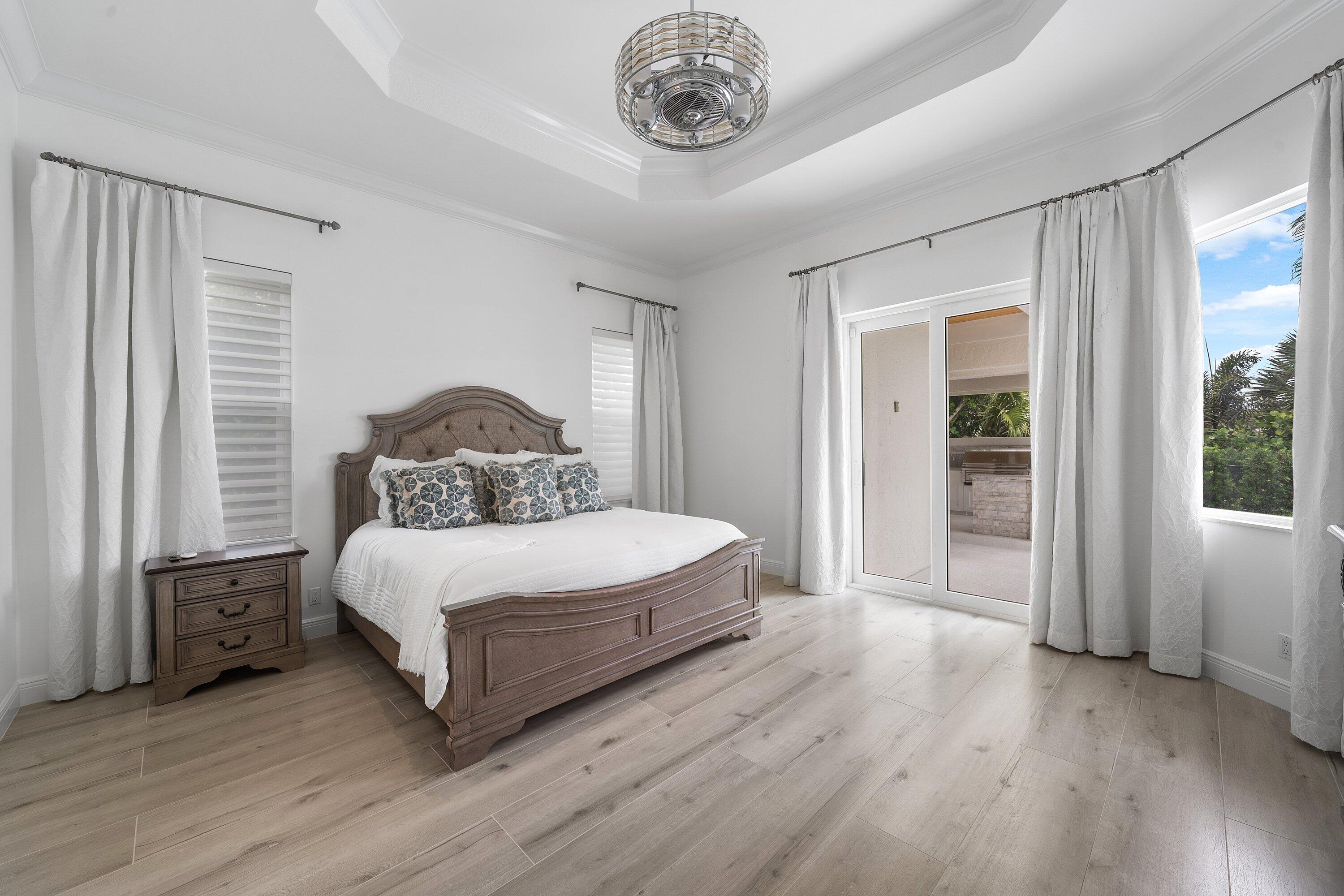 SAILFISH POINT - Residential