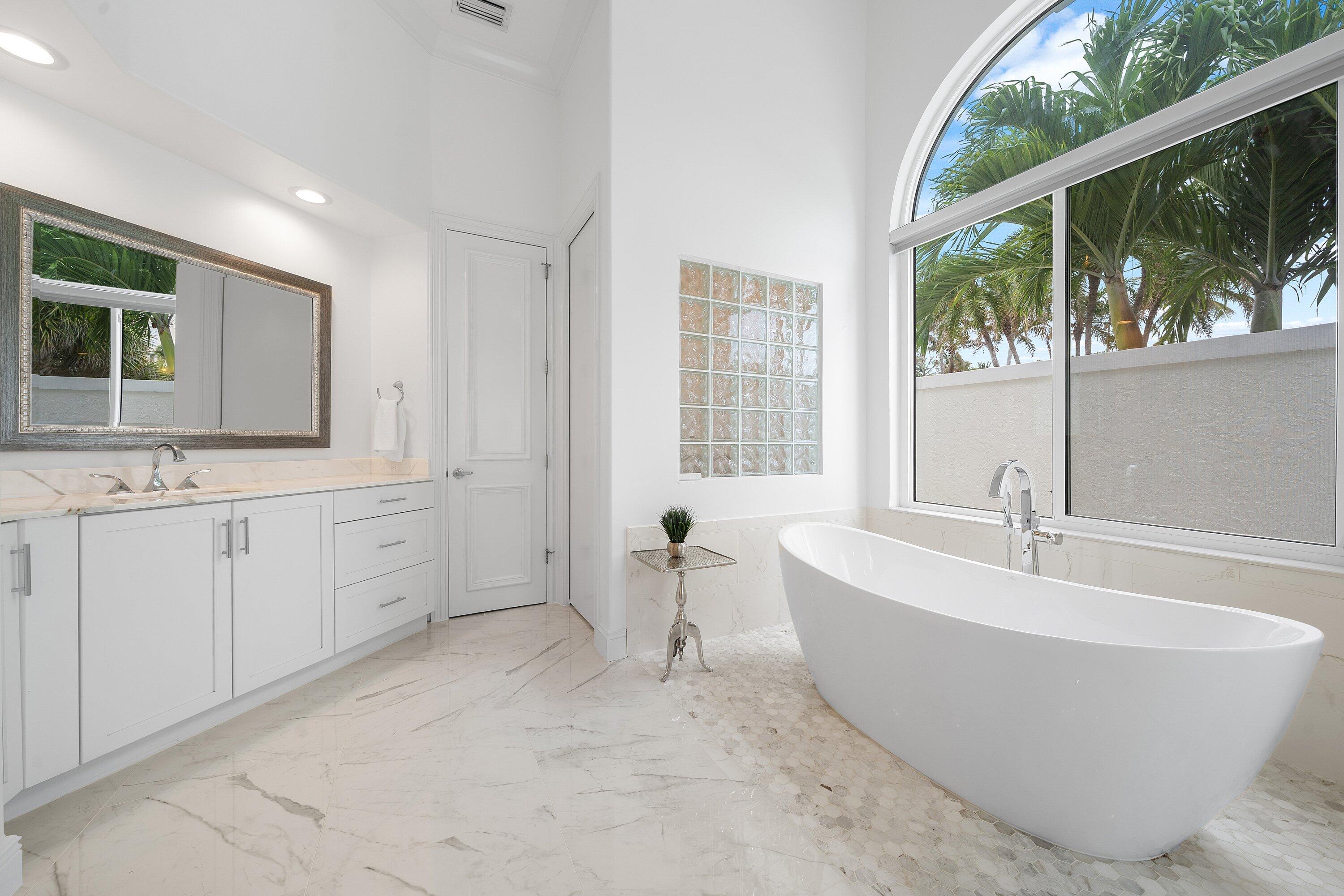 SAILFISH POINT - Residential