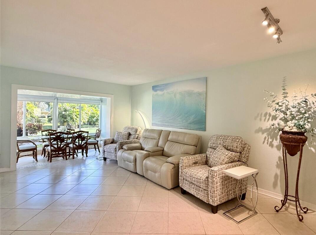 NARCISSUS GARDENS CONDO - Residential