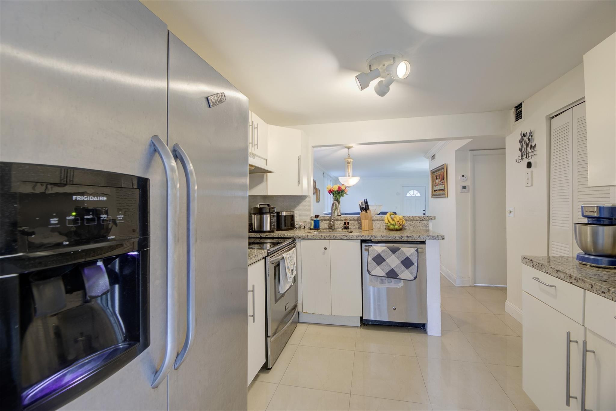 GATELAND VILLAGE SEC D CONDO - Residential