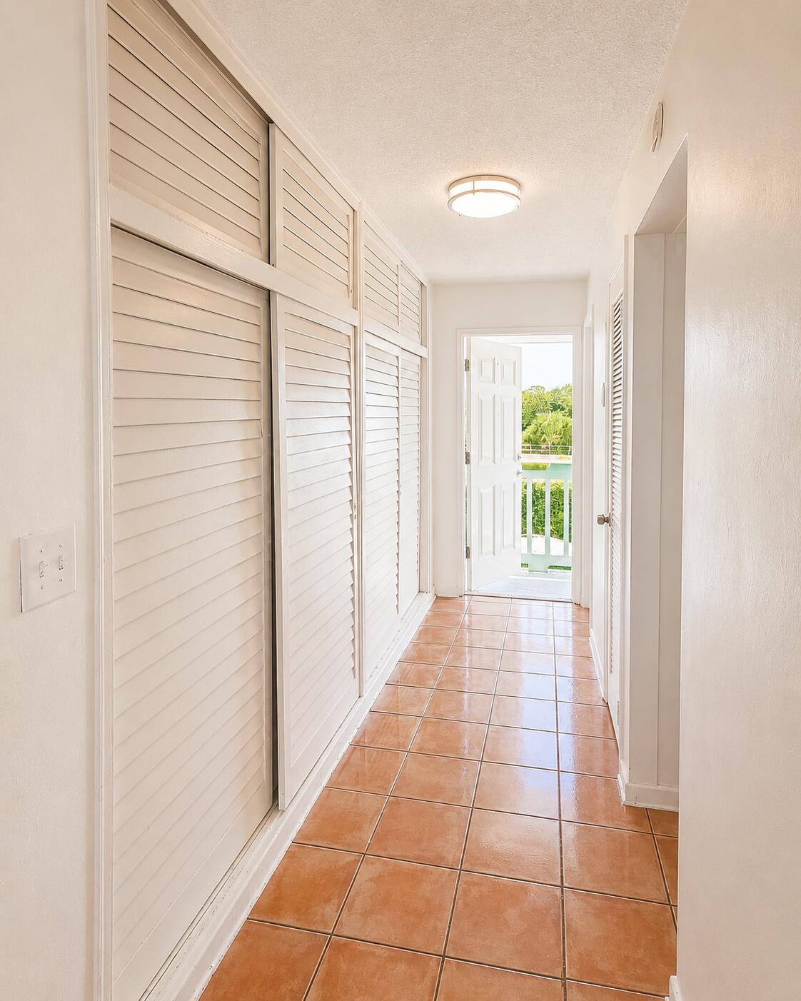 RIVER HOUSE GARDENS CONDO - Residential