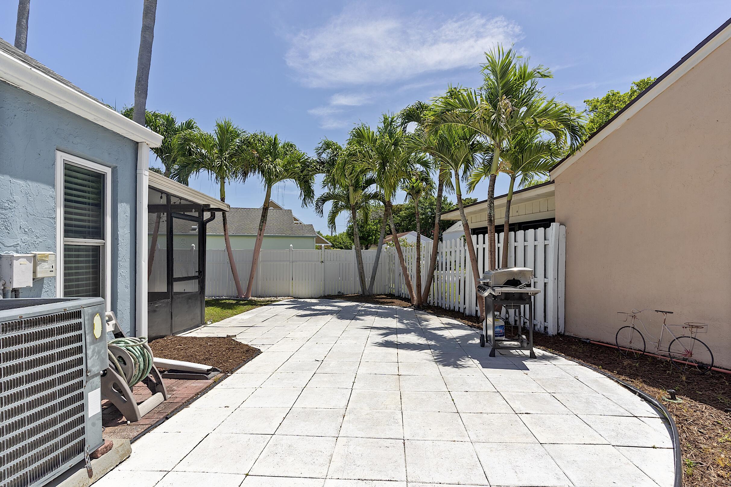 BOYNTON LAKES 6 - Residential