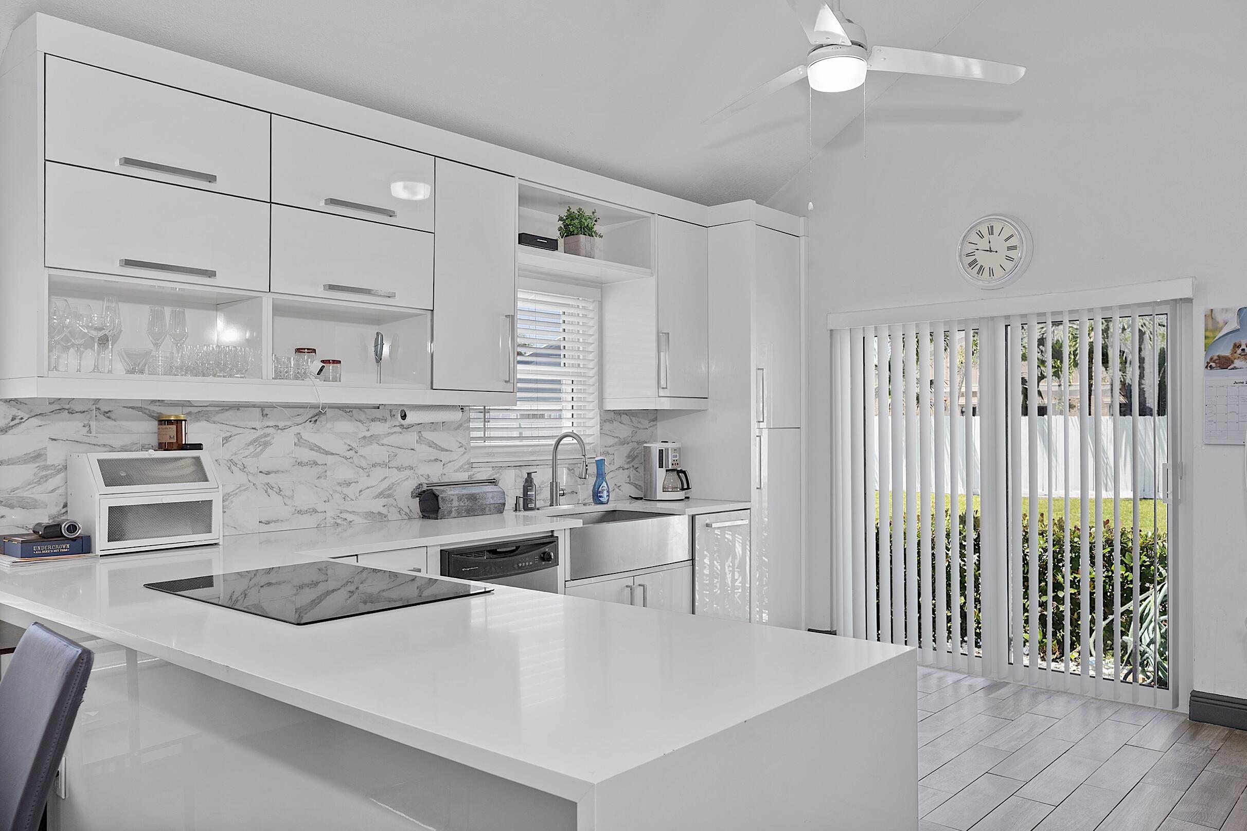 BOYNTON LAKES 6 - Residential