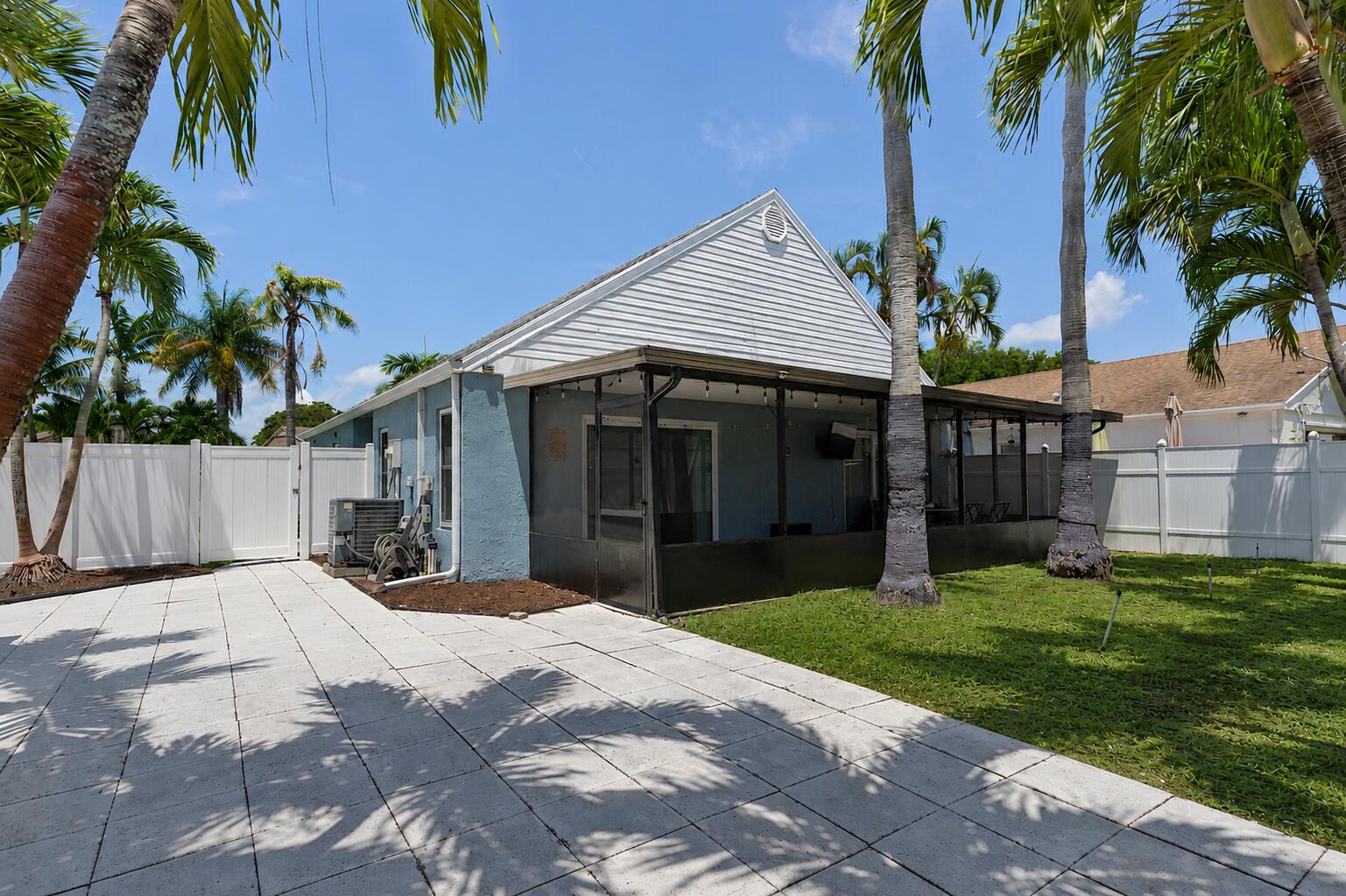 BOYNTON LAKES 6 - Residential